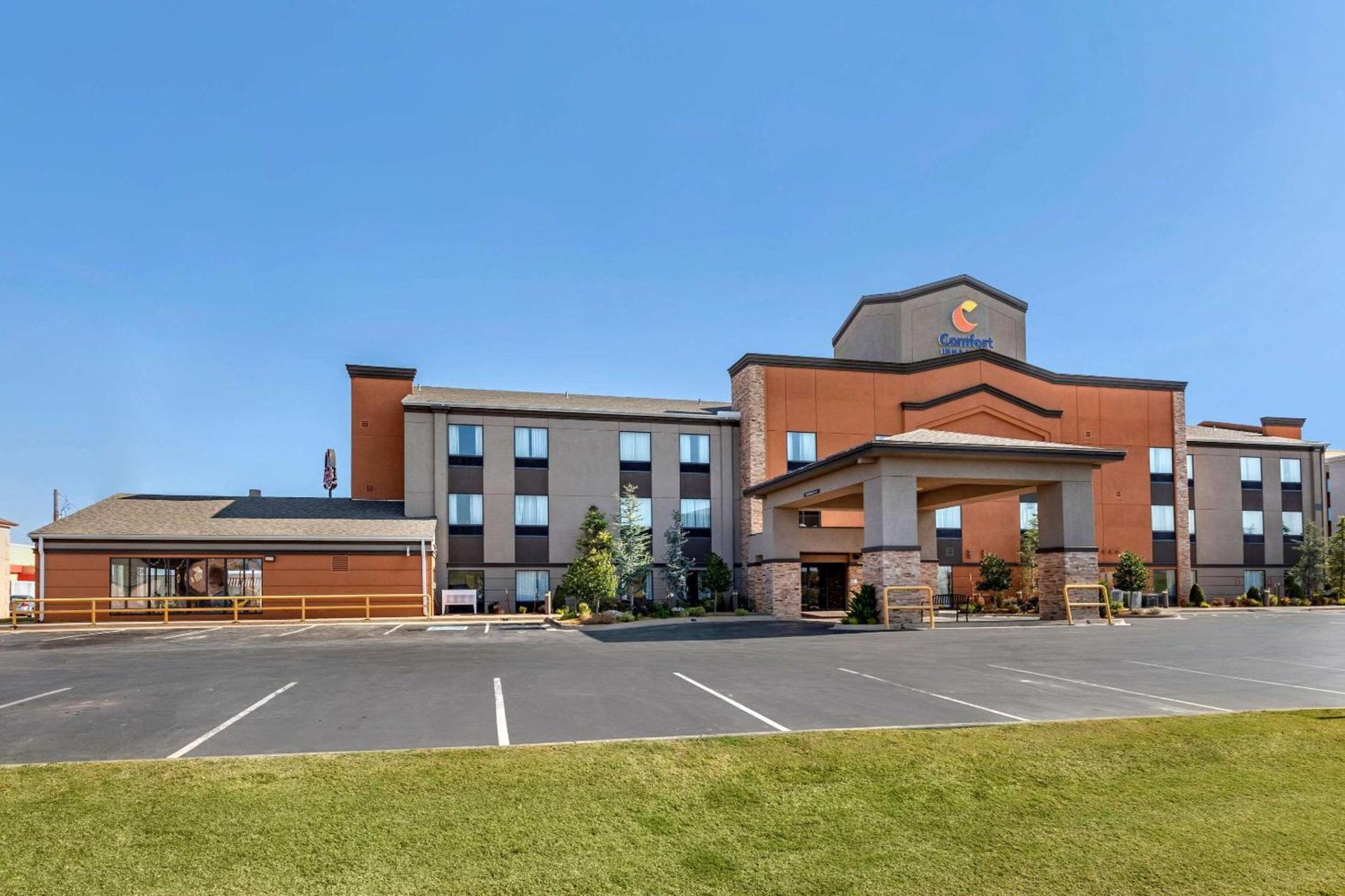 Comfort Inn & Suites Pauls Valley - City Lake — hotel in Pauls Valley