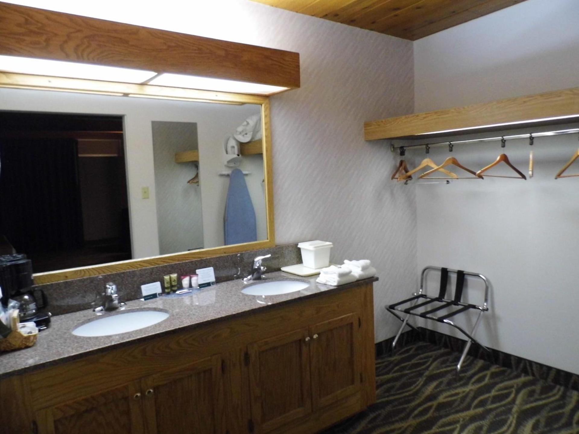 America's Best Value Inn Sandpoint photo 41