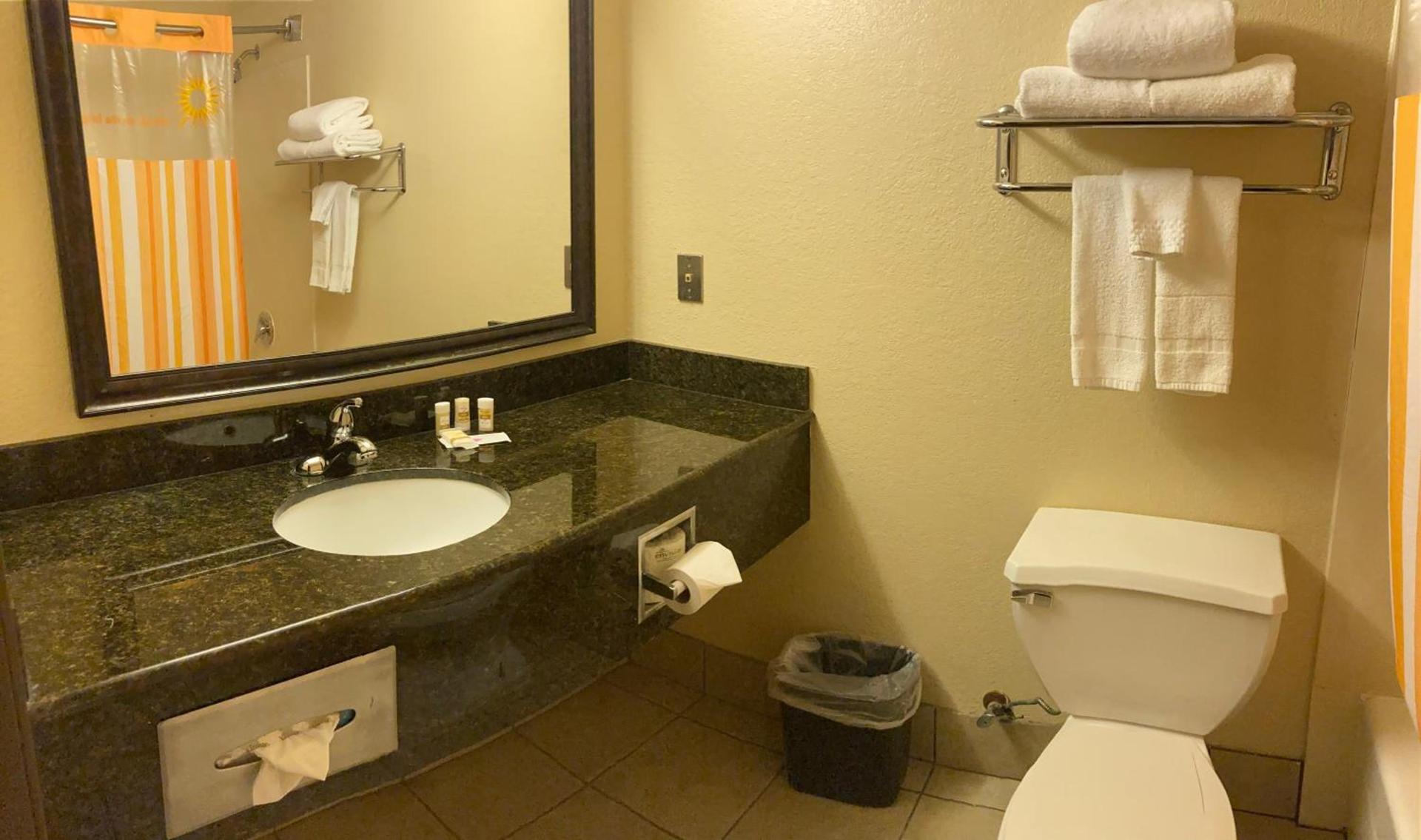 La Quinta by Wyndham Davis photo 8