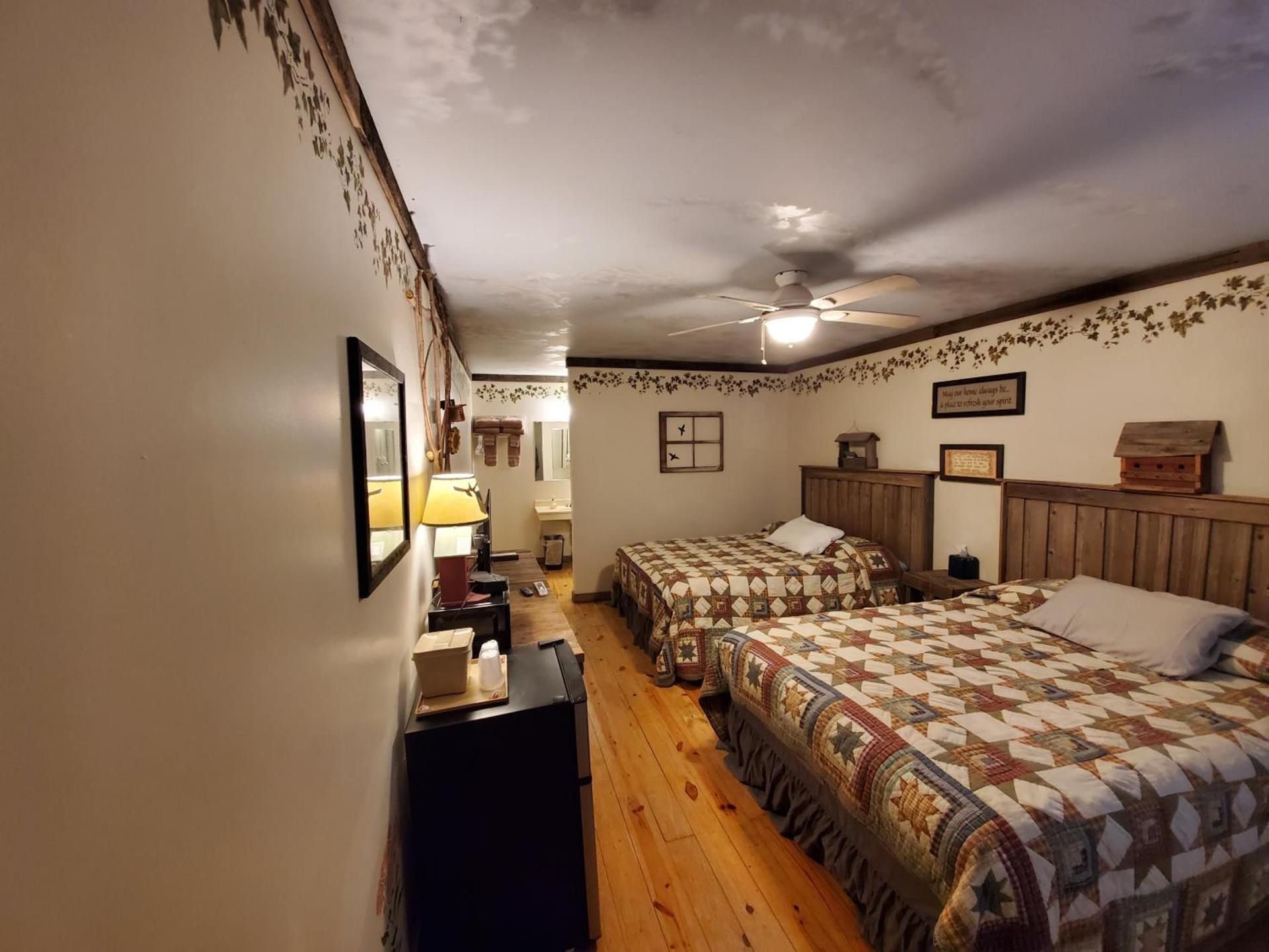 Jamesport Inn photo 4
