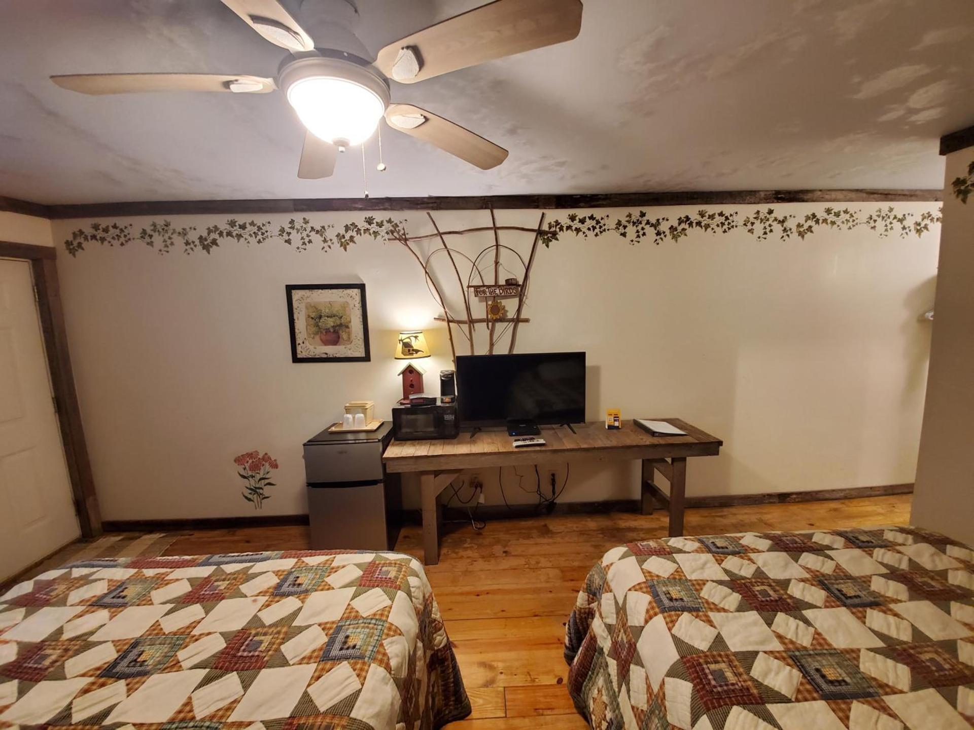 Jamesport Inn photo 7