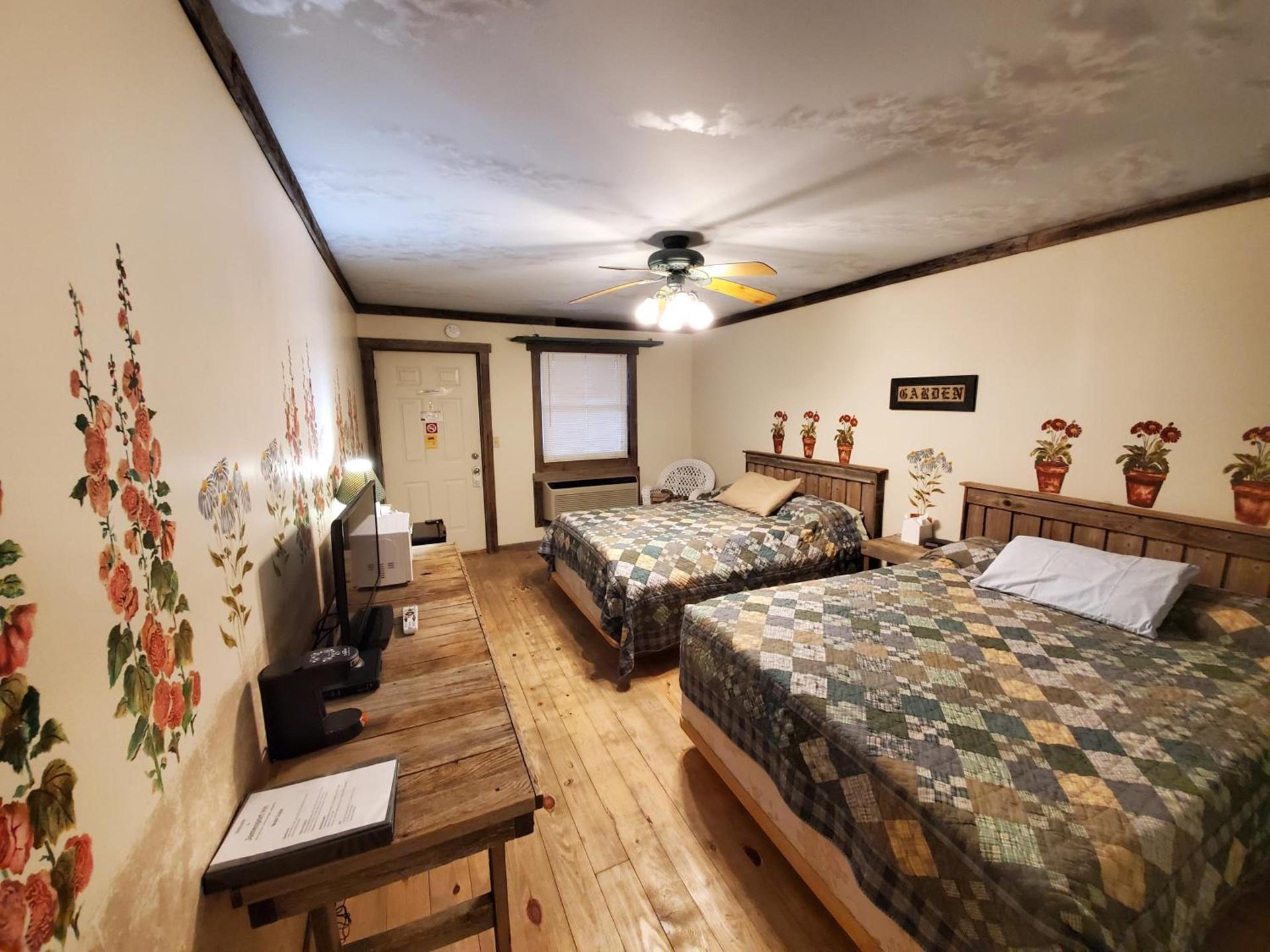 Jamesport Inn photo 11