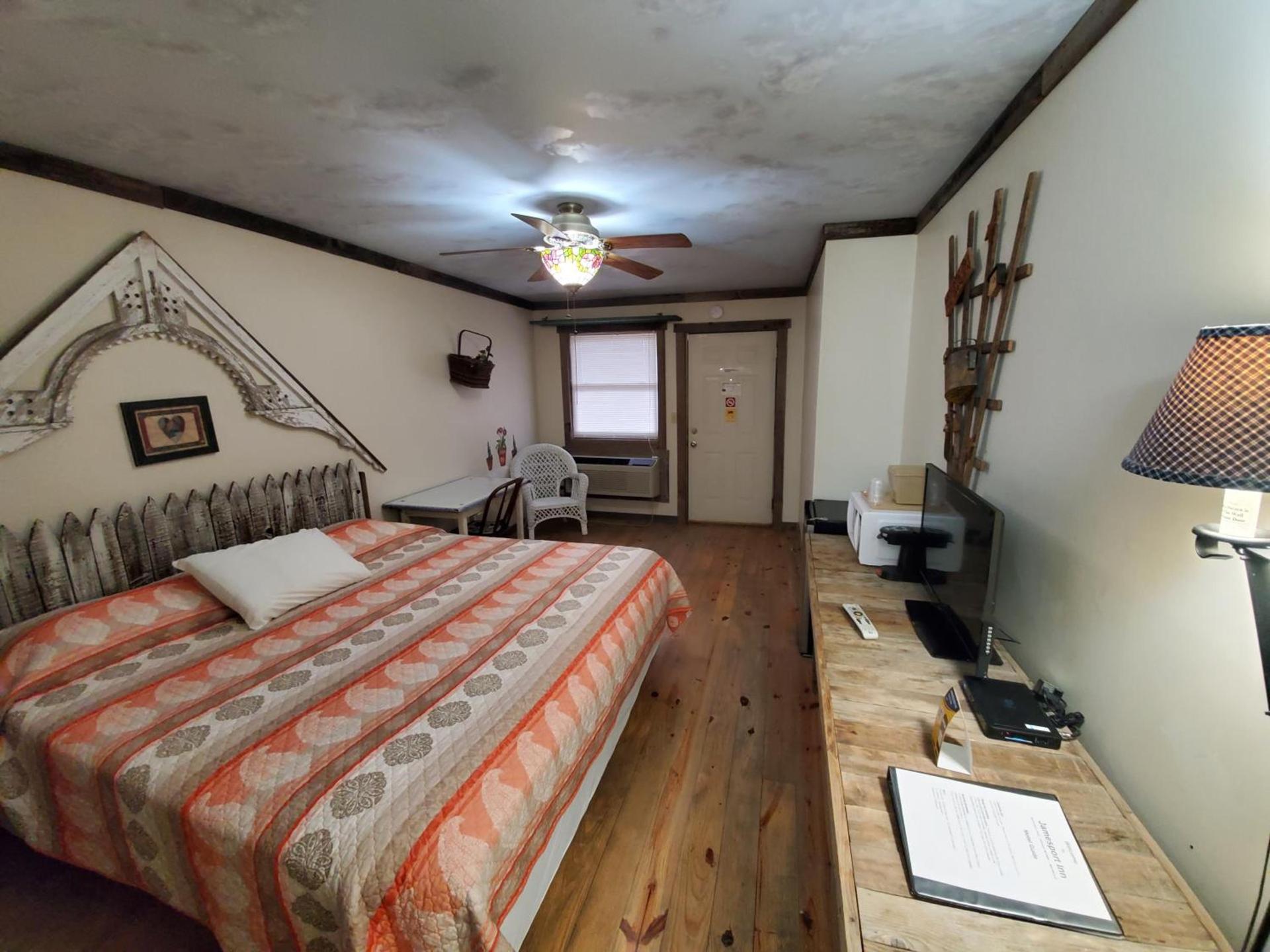 Jamesport Inn photo 15