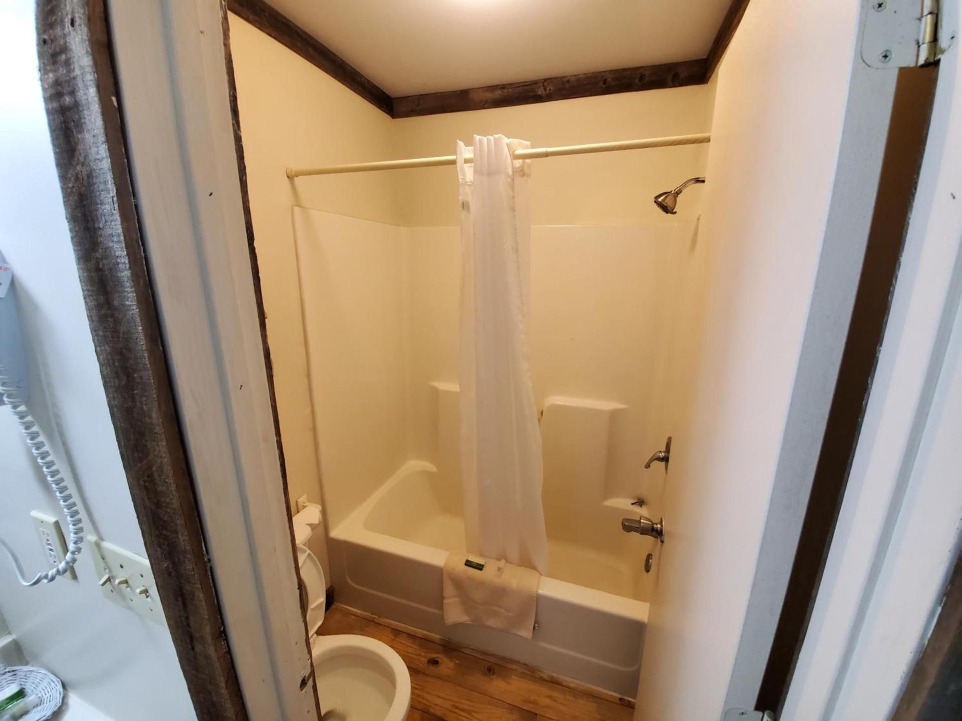 Jamesport Inn photo 18