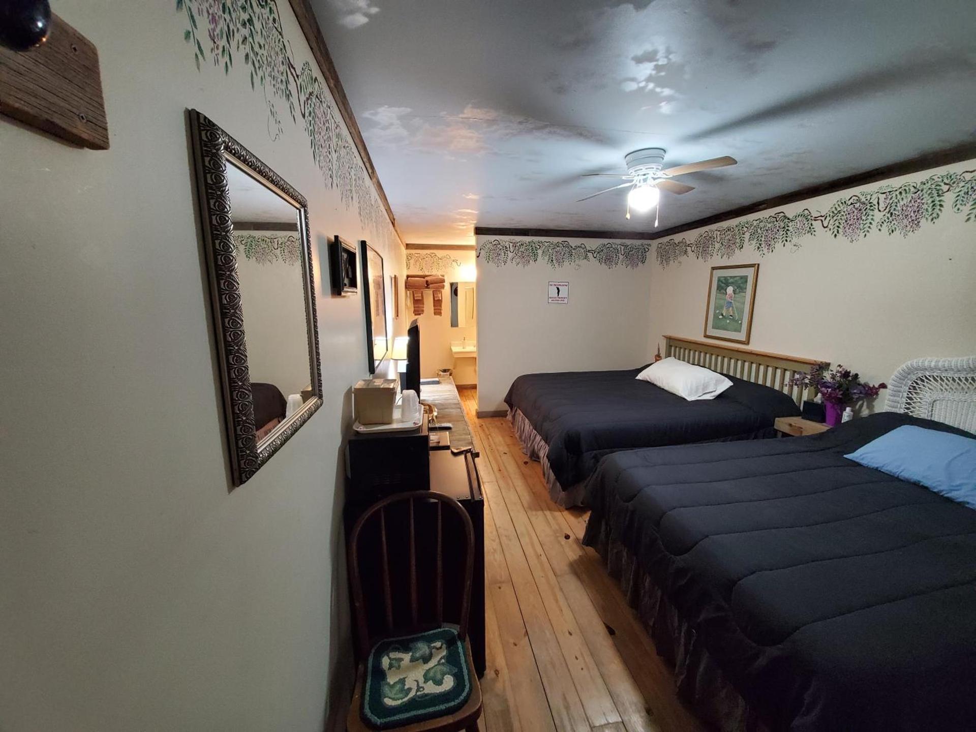 Jamesport Inn photo 19