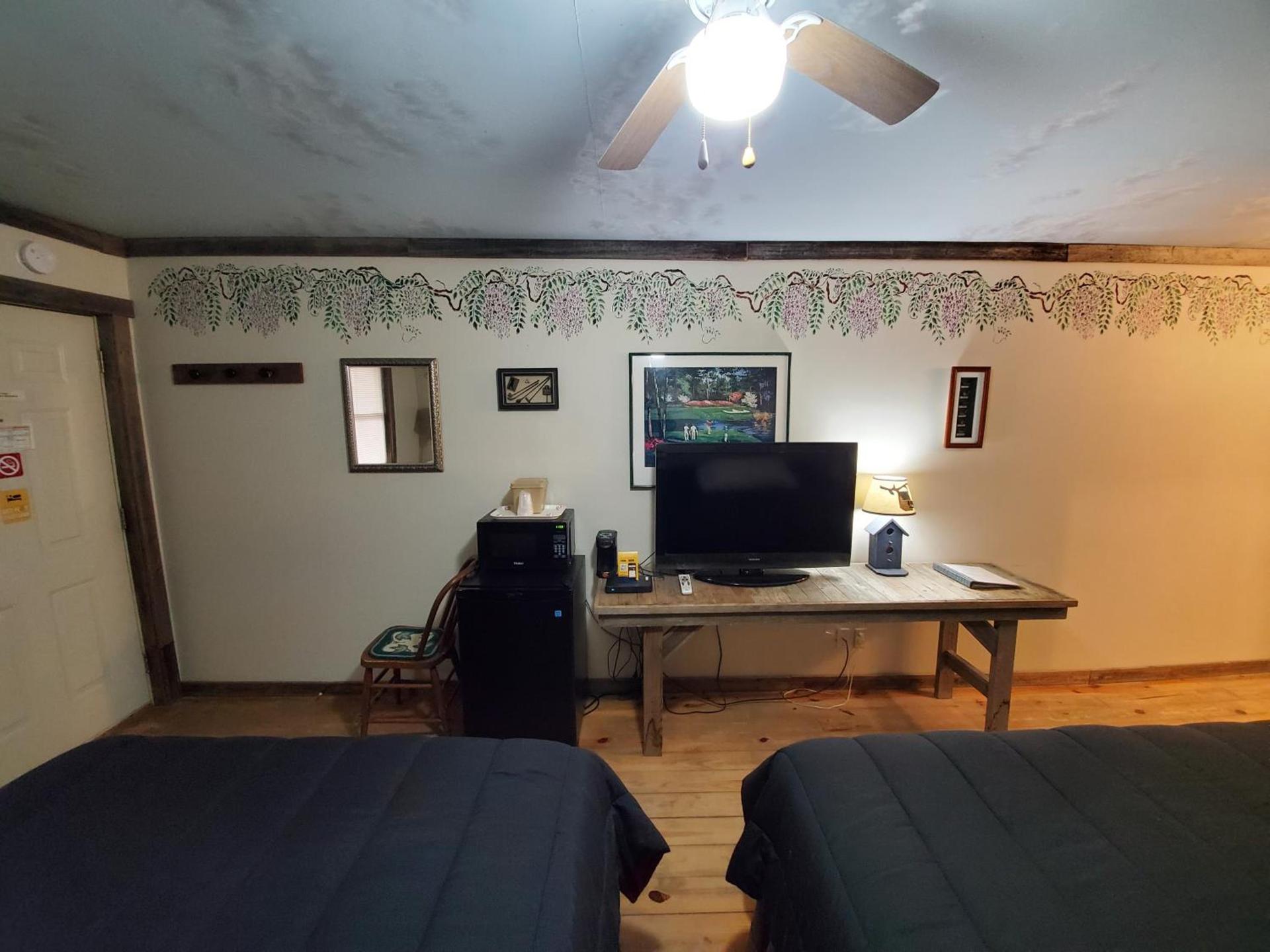 Jamesport Inn photo 21