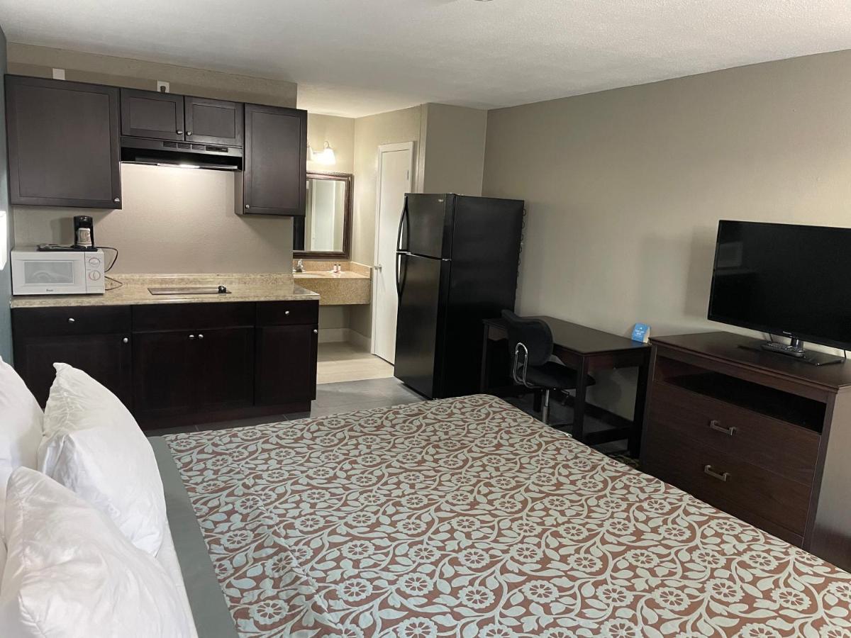 Days Inn & Suites by Wyndham Collierville Germantown Area photo 15
