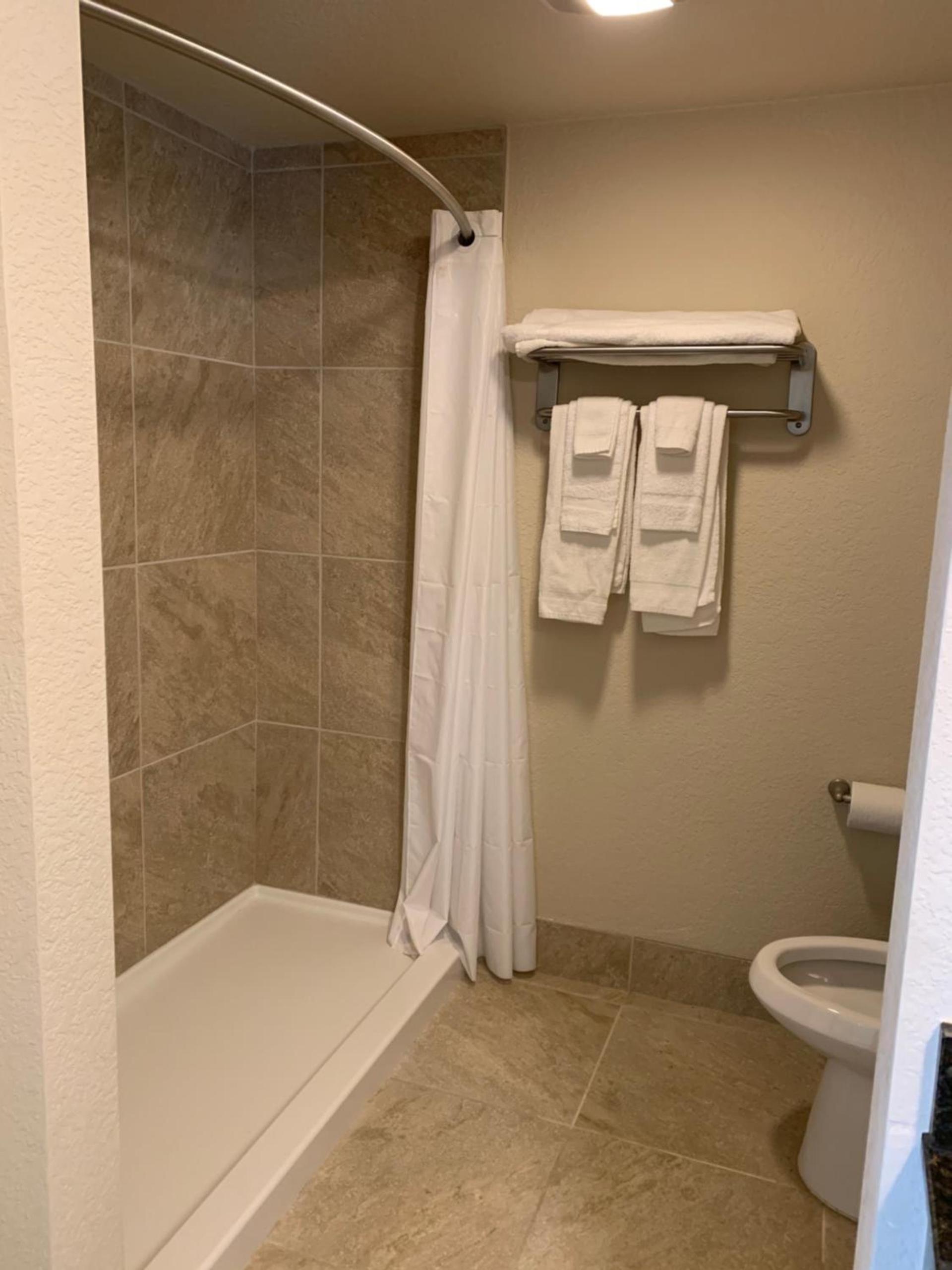 Apple Valley Hotel & Lodge photo 3