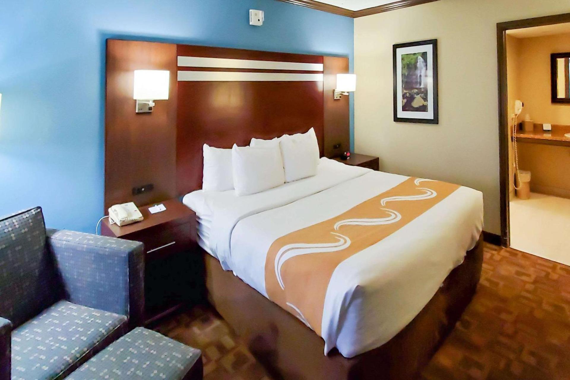 Quality Inn & Suites Quakertown-Allentown photo 17
