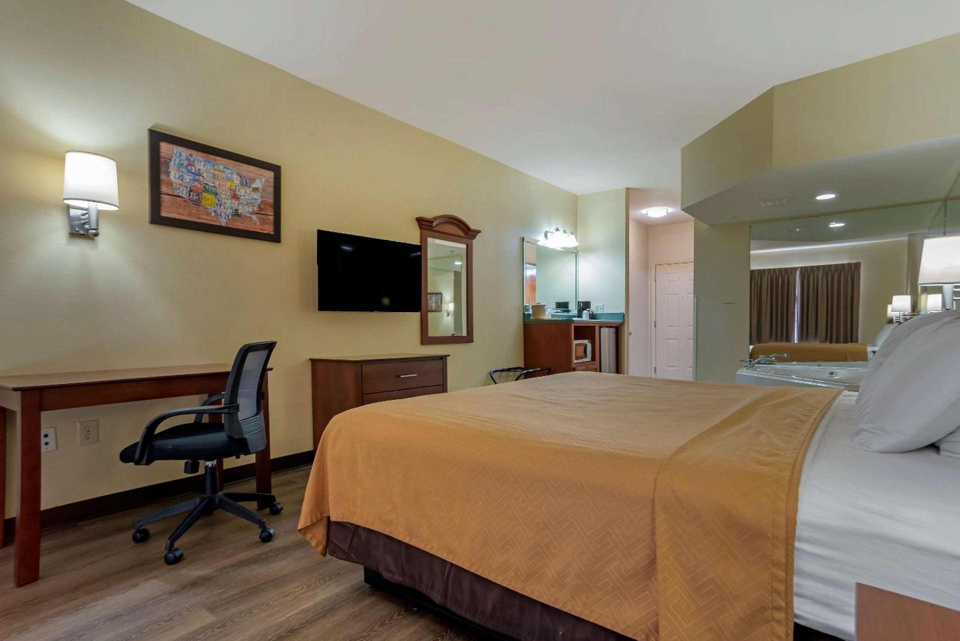 Econo Lodge Inn & Suites Flowood - Jackson Northwest photo 18
