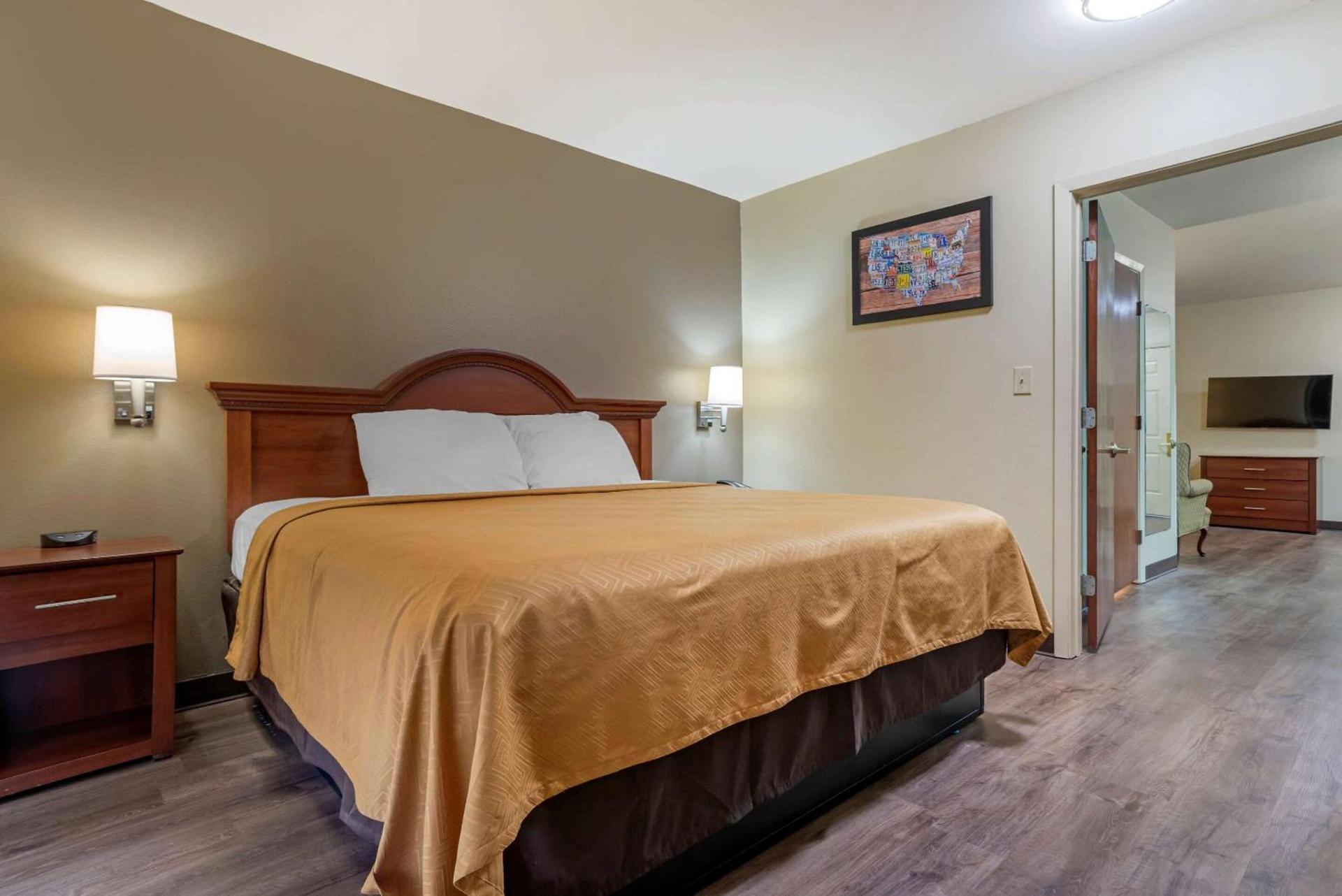Econo Lodge Inn & Suites Flowood - Jackson Northwest photo 27