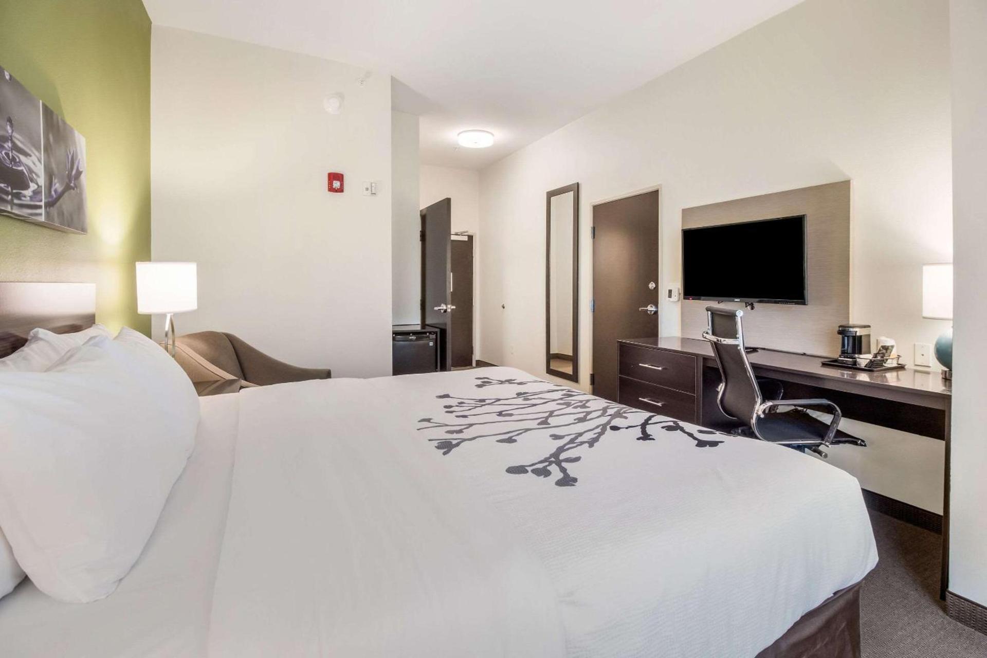 Sleep Inn at Discovery Park of America photo 11