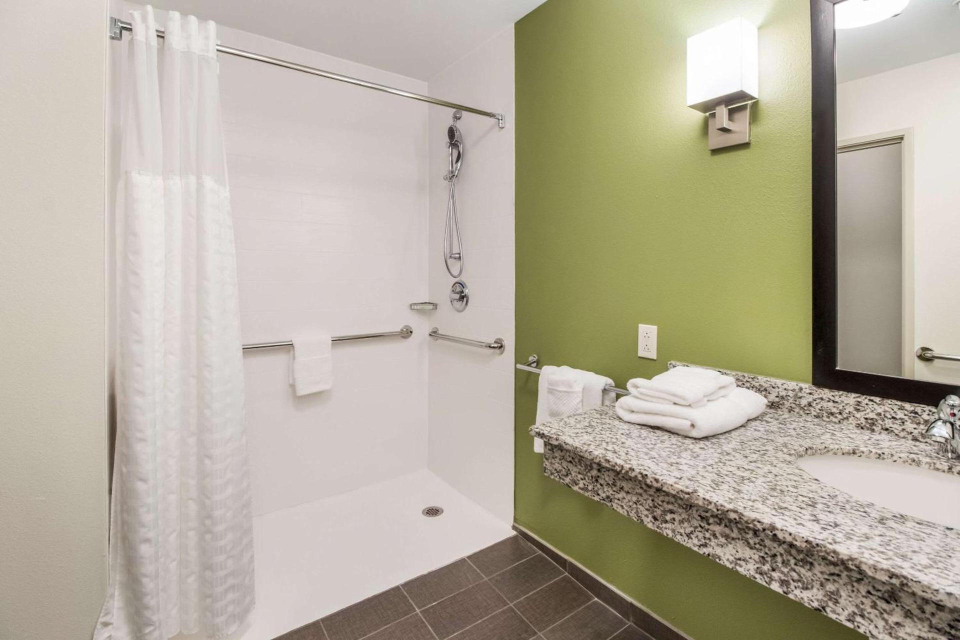 Sleep Inn at Discovery Park of America photo 13