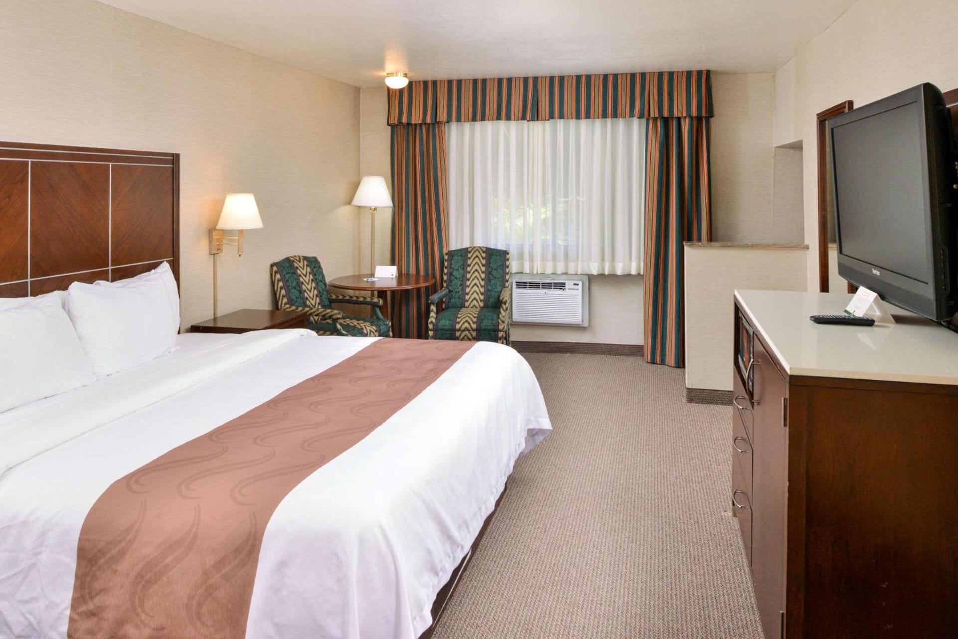 Quality Inn & Suites Walnut - City of Industry photo 7
