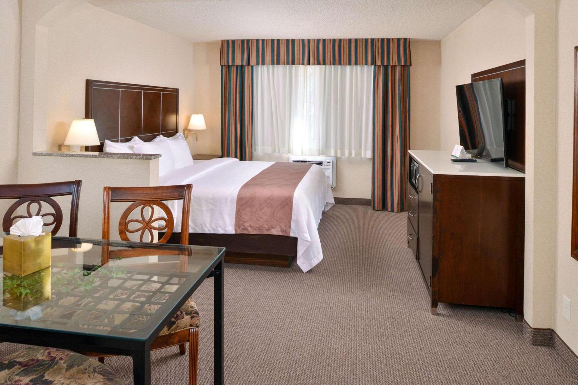 Quality Inn & Suites Walnut - City of Industry photo 8