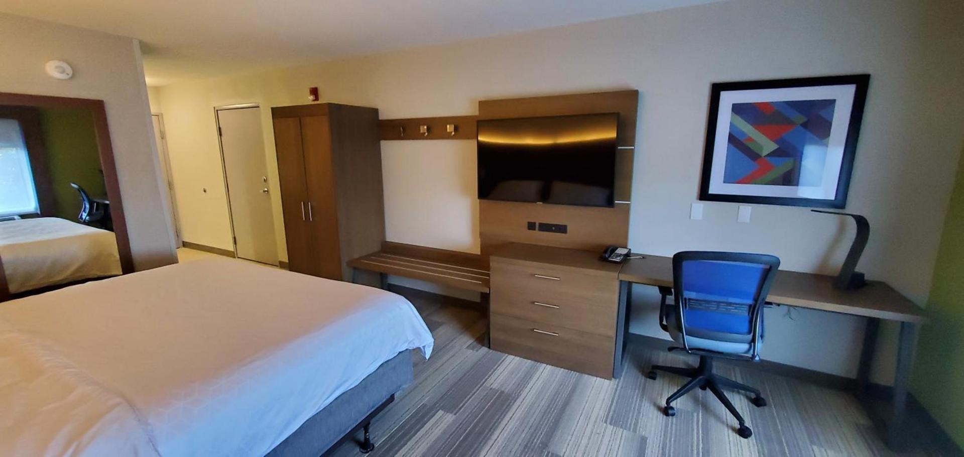 Holiday Inn Express Hotel & Suites Kinston by IHG photo 39