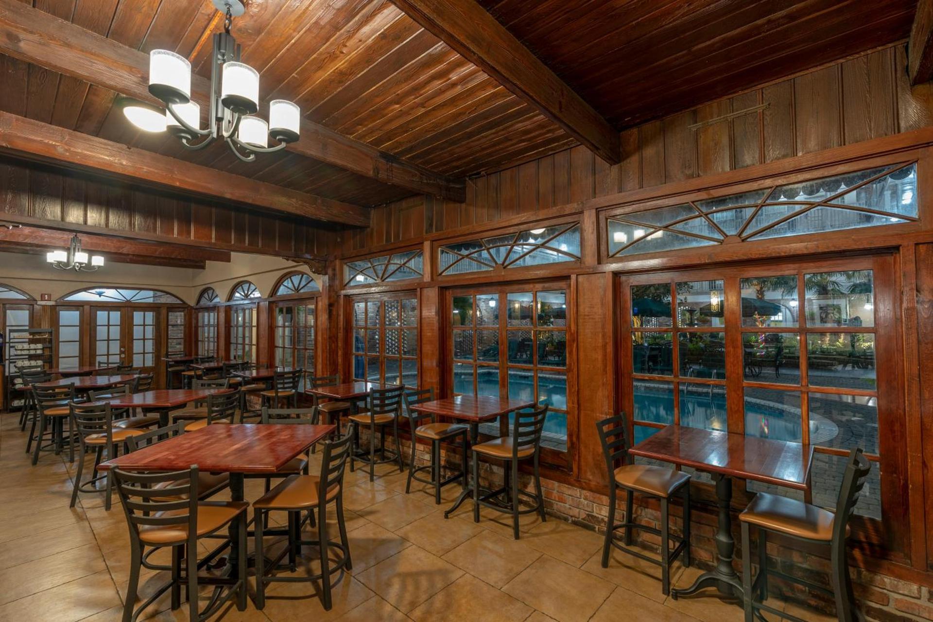 Best Western Plus French Quarter Courtyard Hotel photo 30