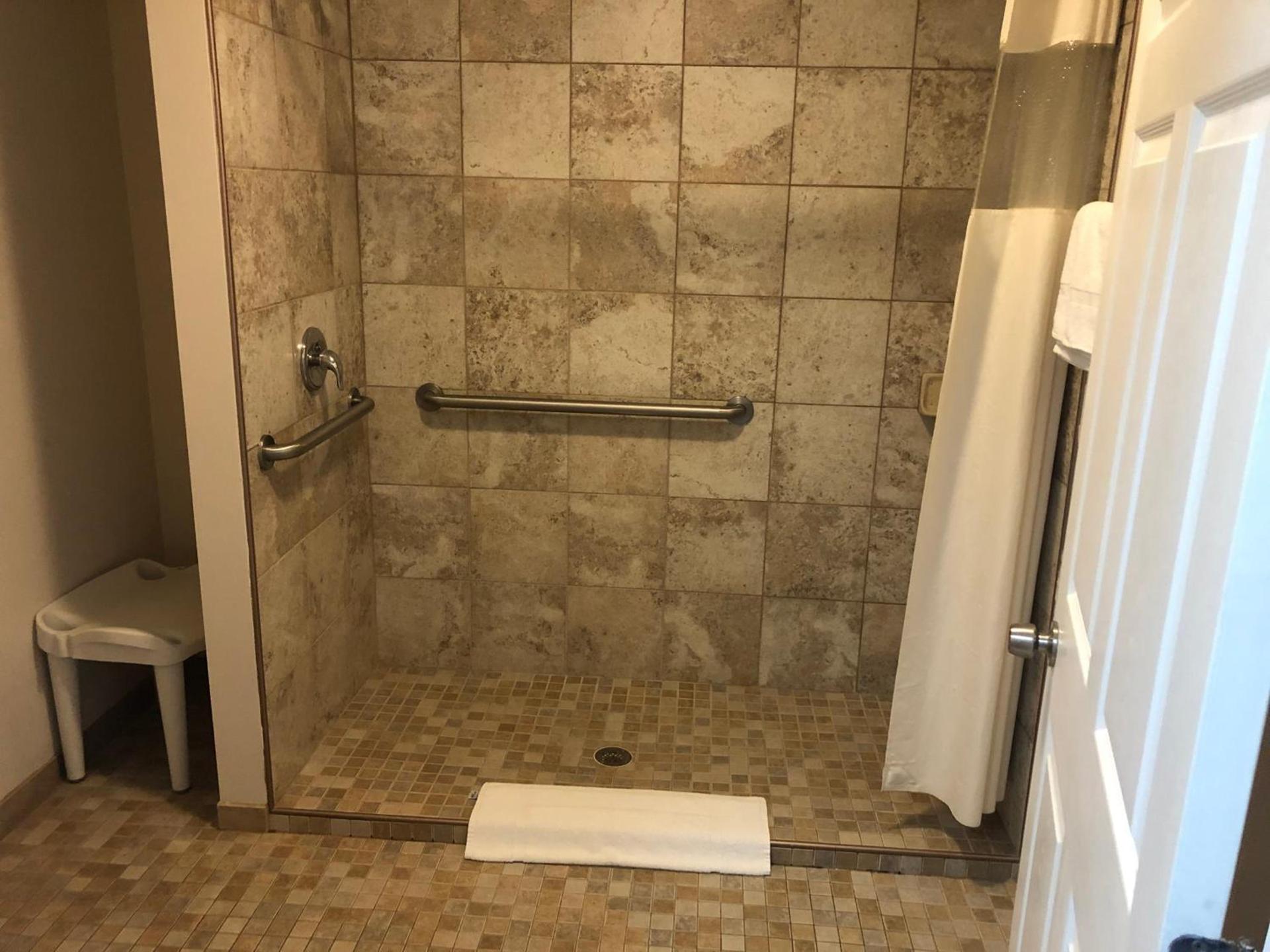 Rodeway Inn & Suites Walhalla photo 10