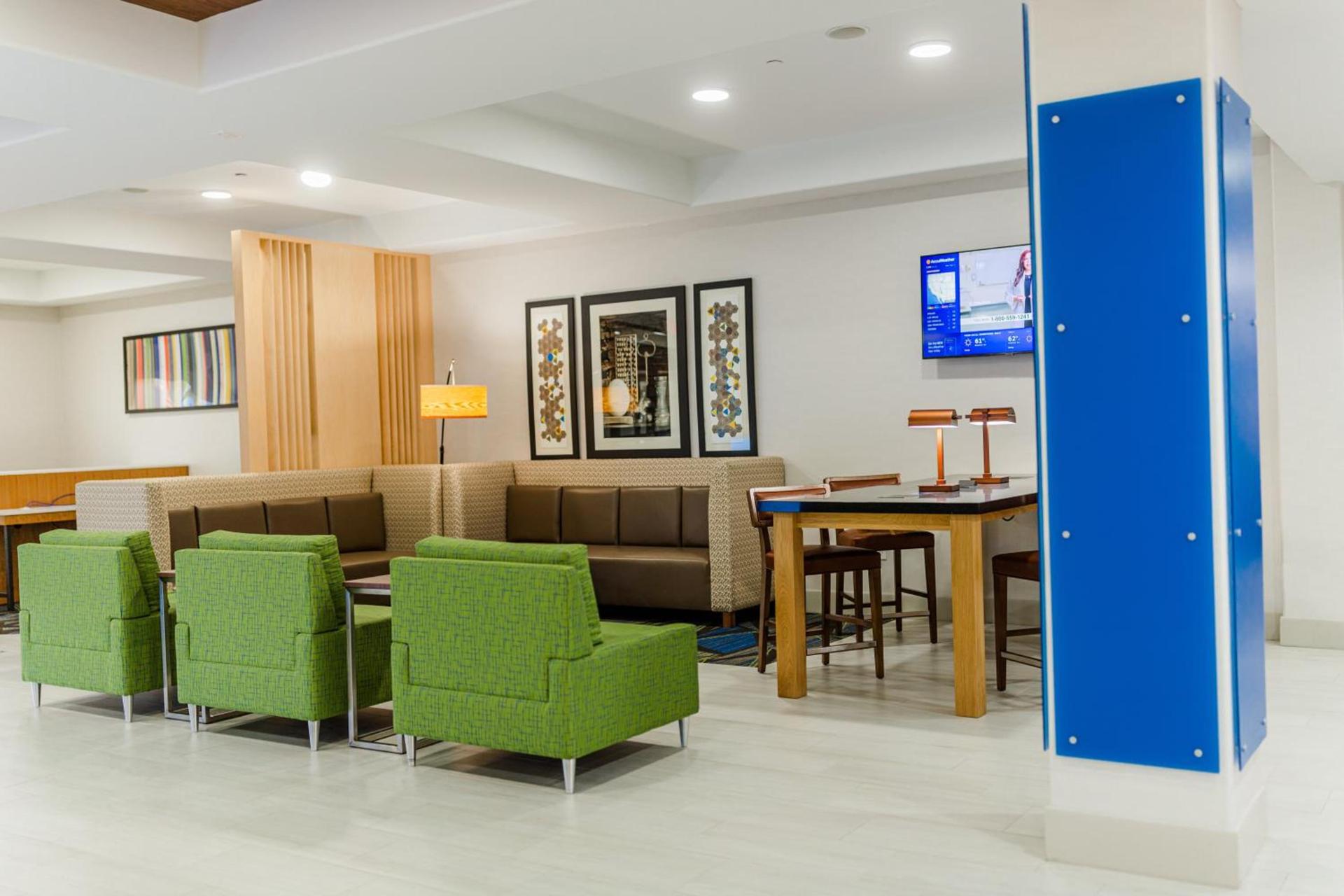 Holiday Inn Express Hotel & Suites Greenville by IHG photo 45