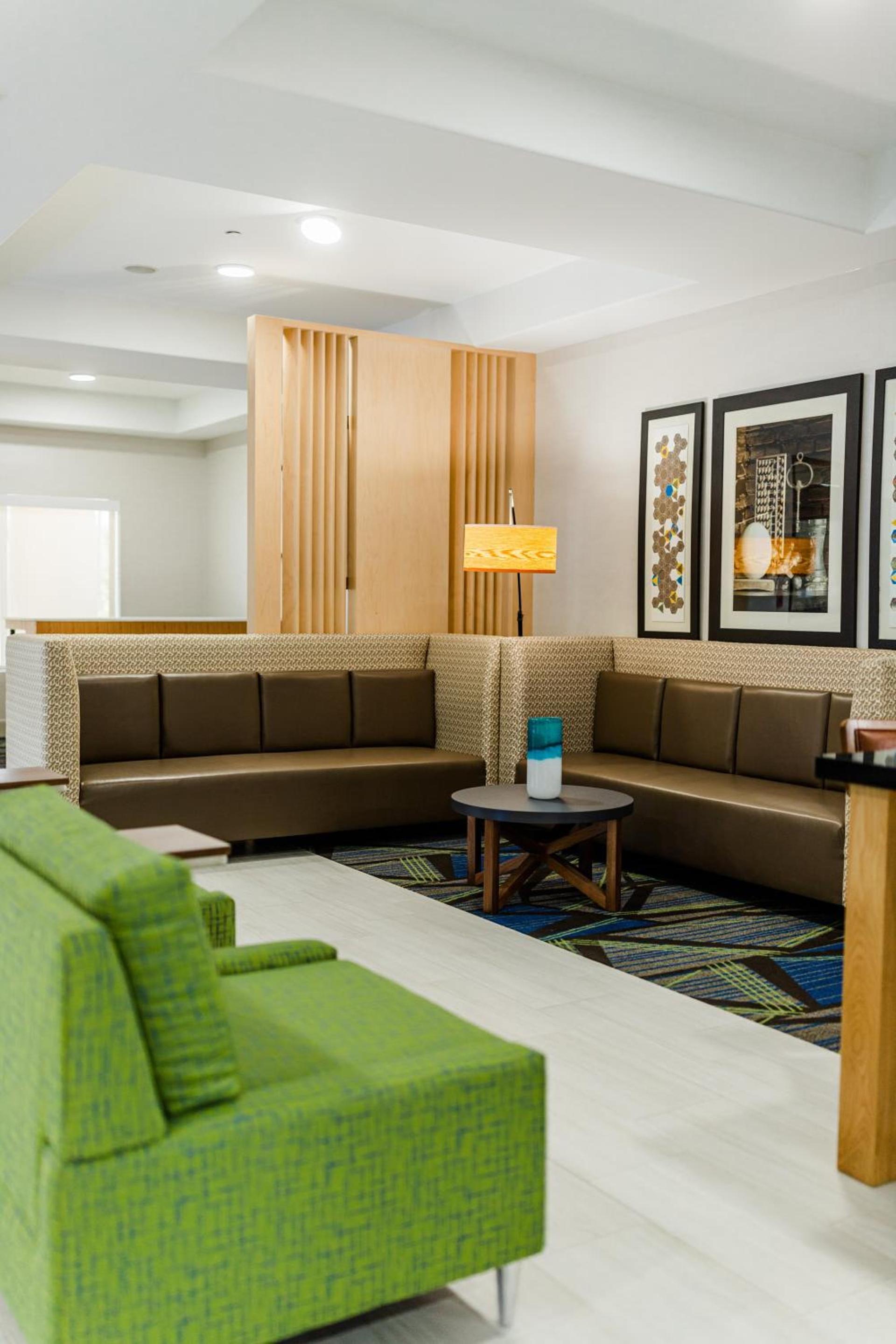 Holiday Inn Express Hotel & Suites Greenville by IHG photo 43