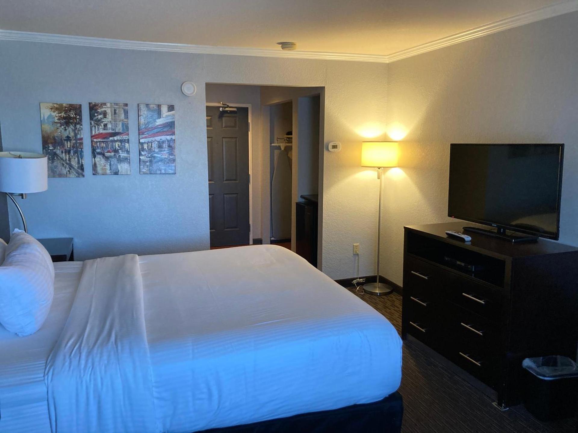 La Quinta by Wyndham Davis photo 6