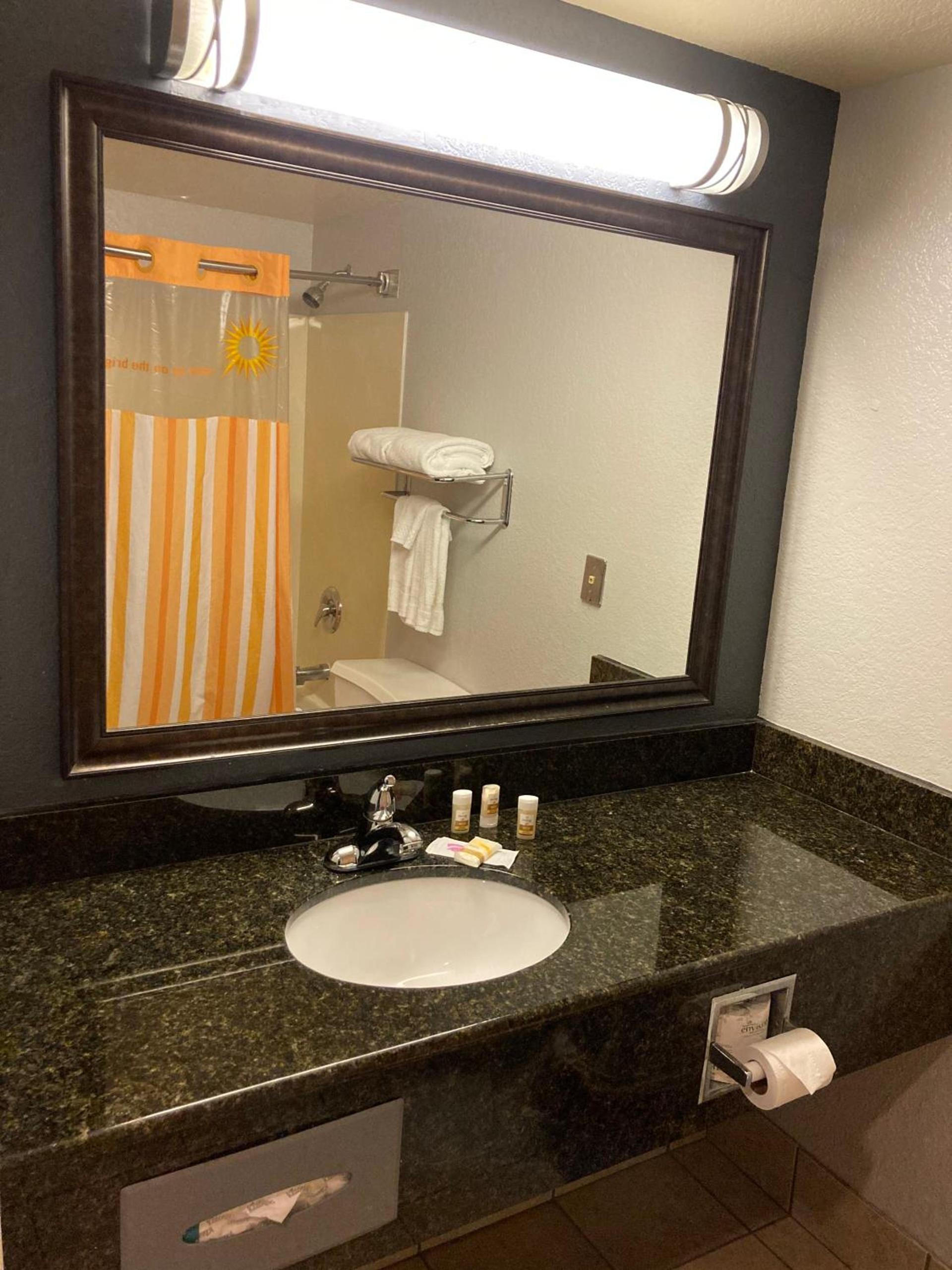 La Quinta by Wyndham Davis photo 3