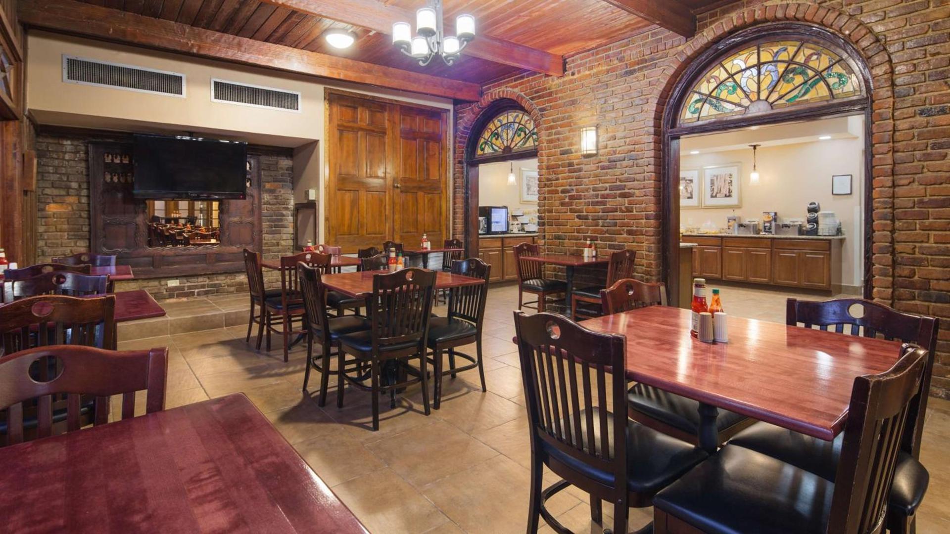 Best Western Plus French Quarter Courtyard Hotel photo 25
