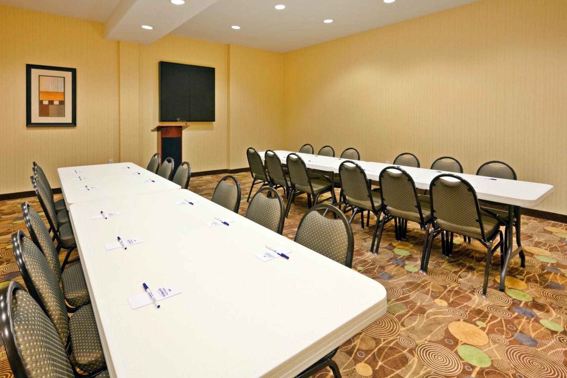 Holiday Inn Express Hotel & Suites Greenville by IHG photo 61