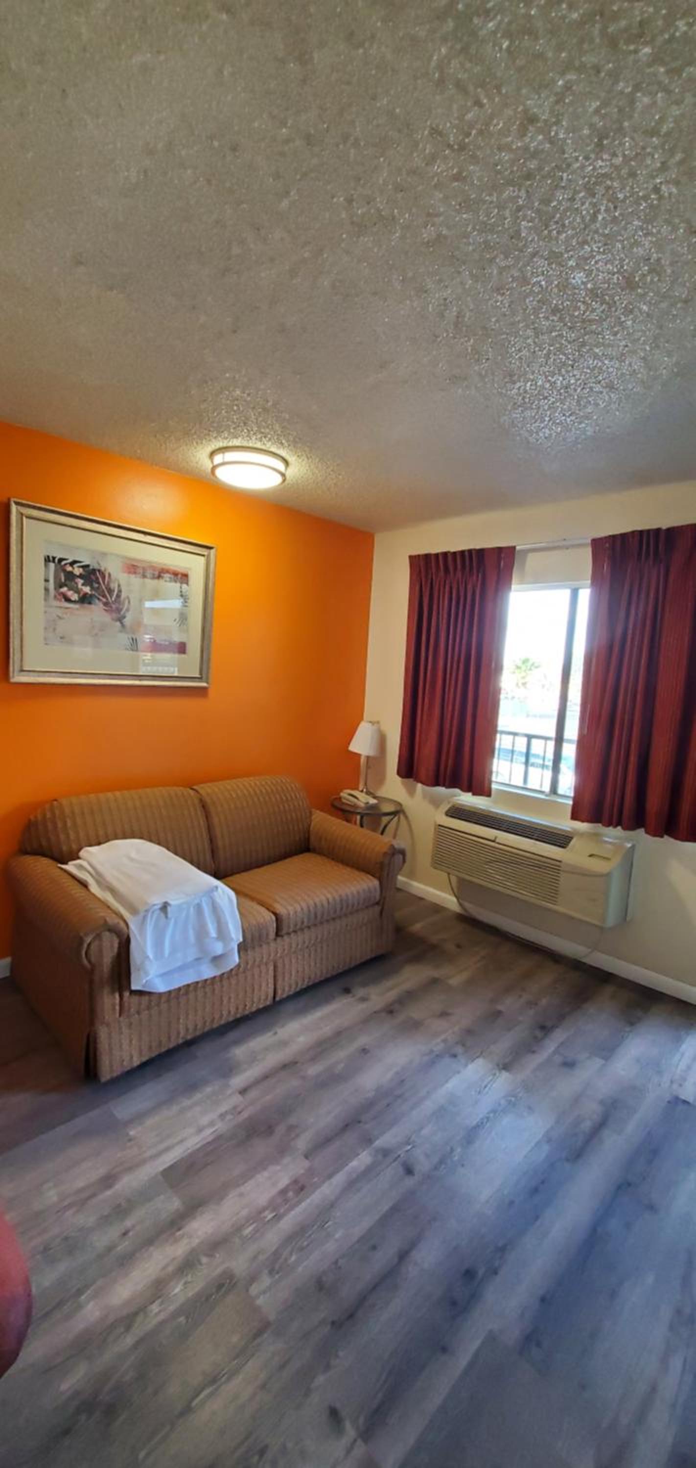 Anaheim National Inn photo 10