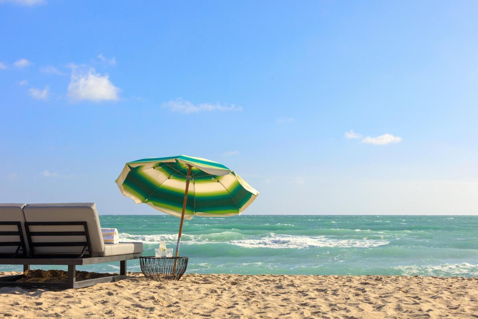 Kimpton Surfcomber Hotel by IHG photo 38