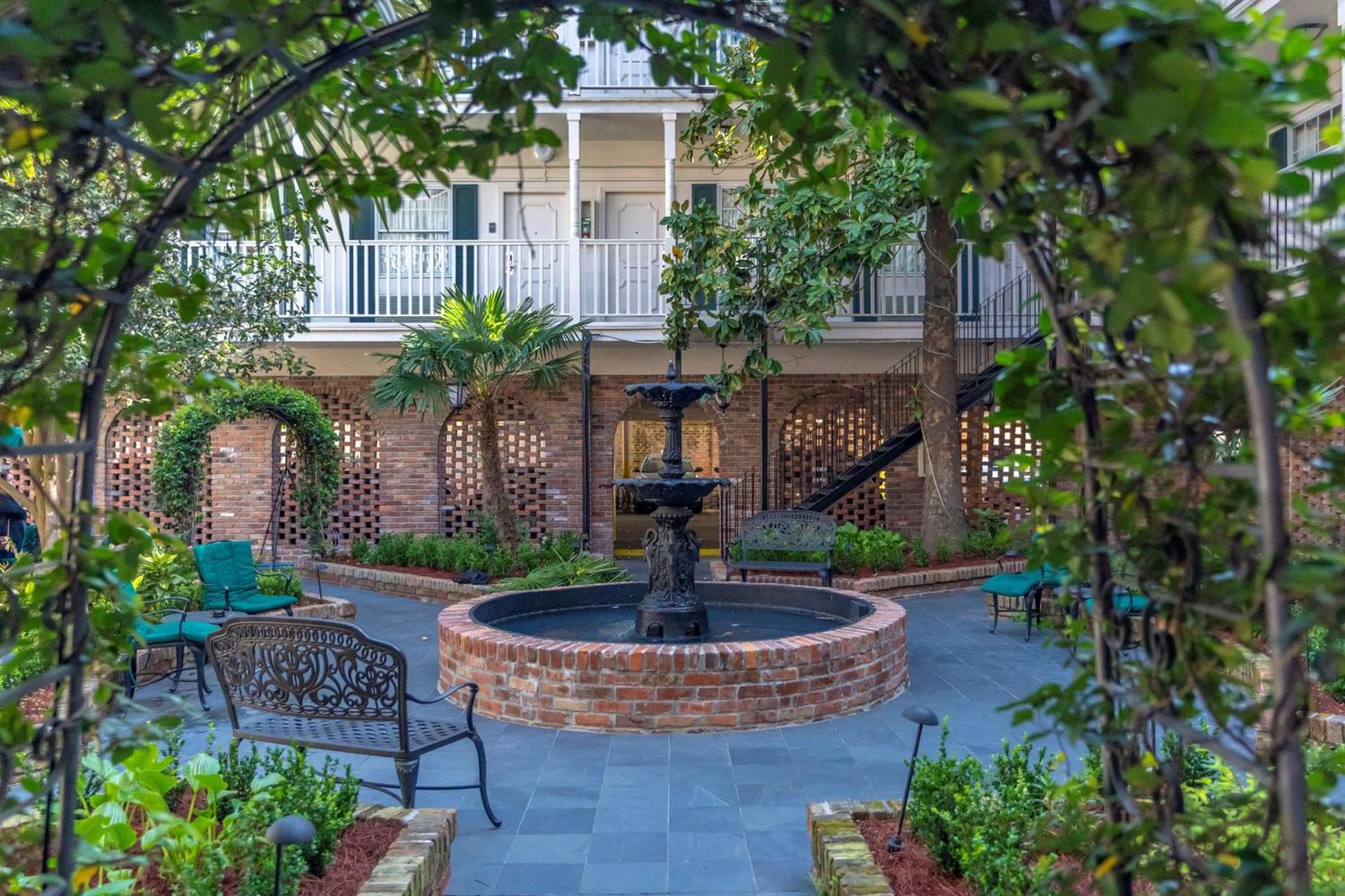 Best Western Plus French Quarter Courtyard Hotel photo 8