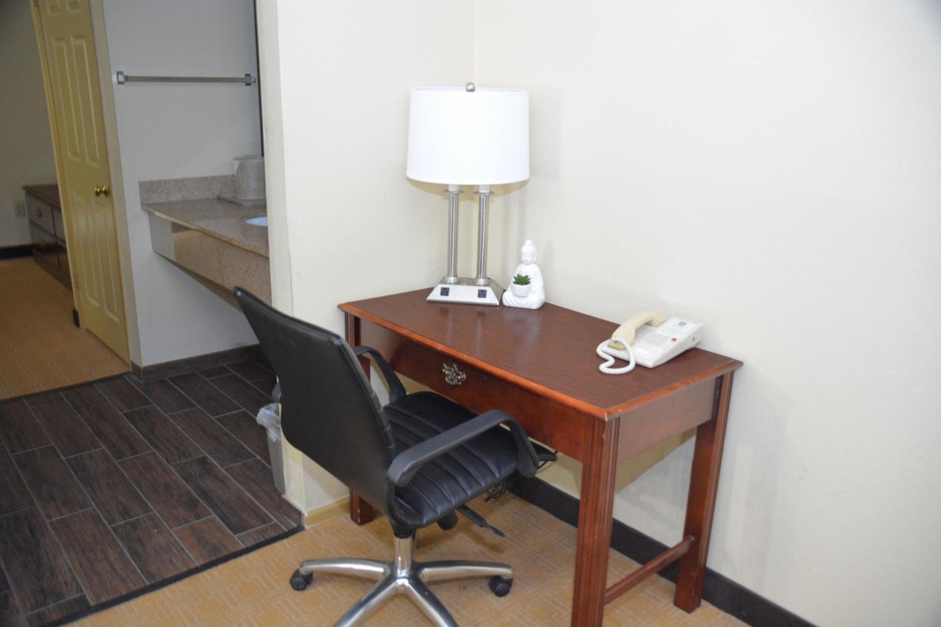 Quality Inn & Suites Dublin photo 17