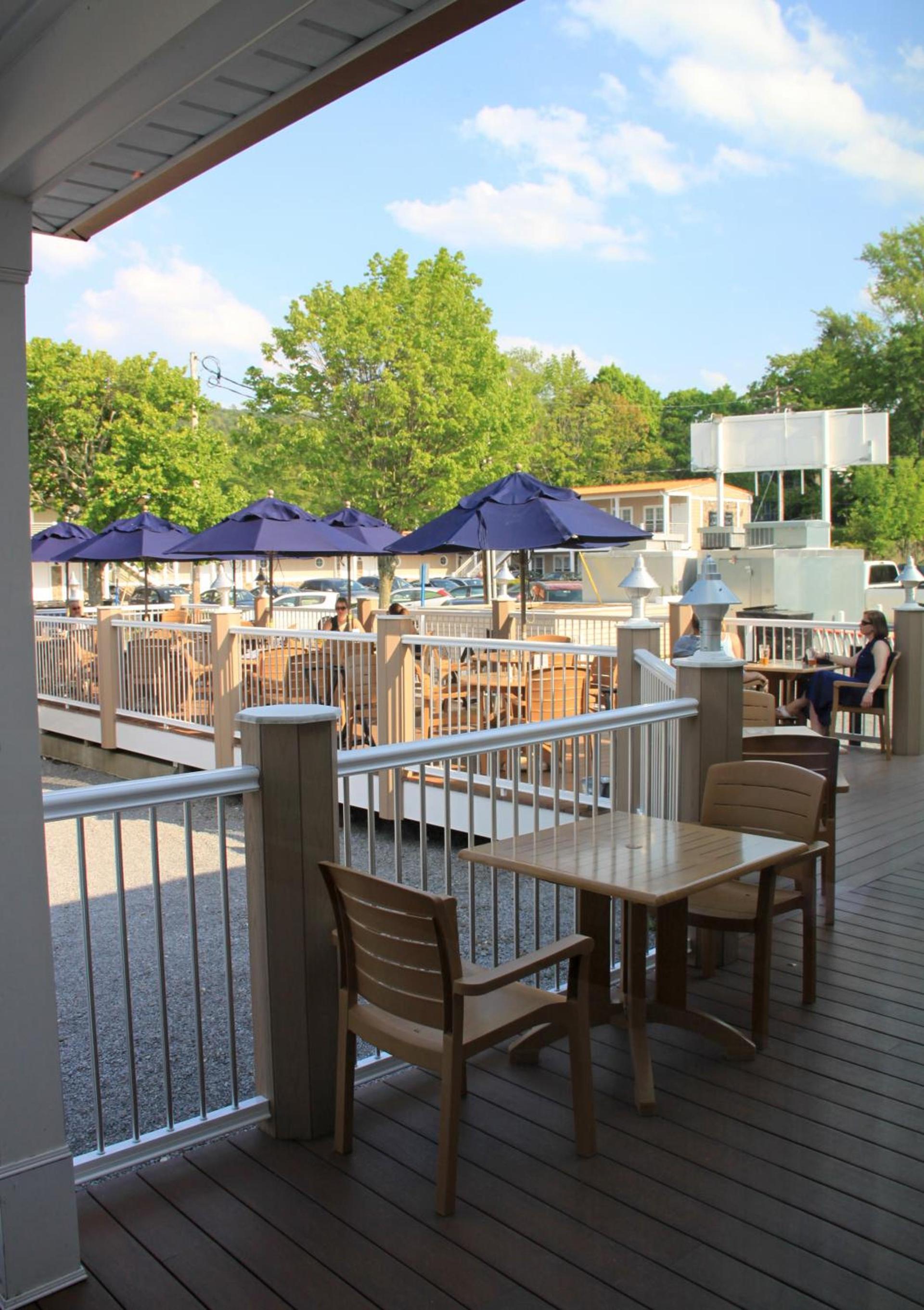 Lake Front Hotel photo 2