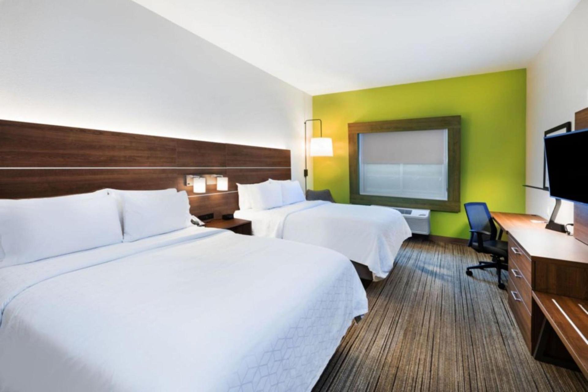 Holiday Inn Express & Suites Ozona by IHG photo 2