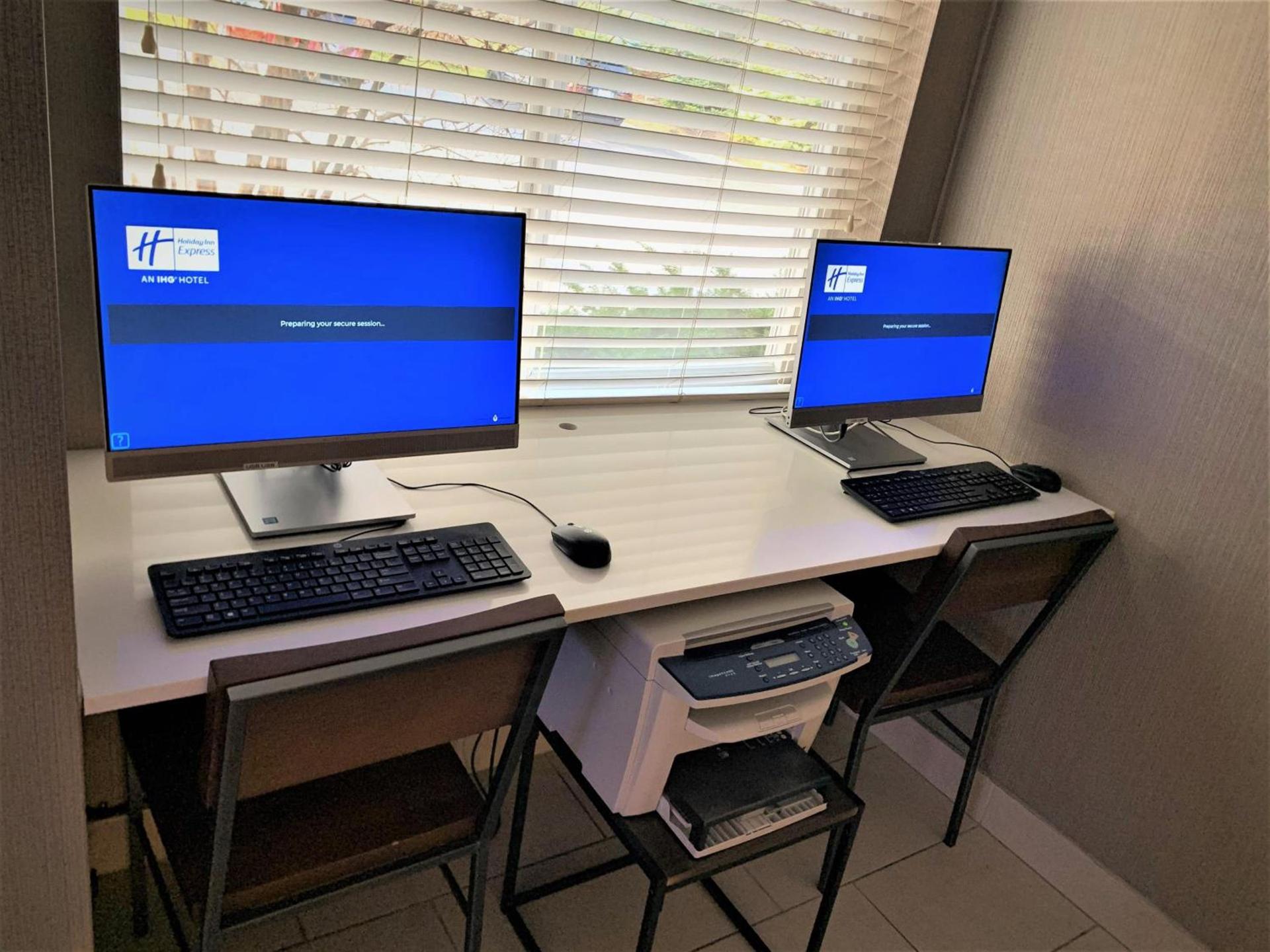Holiday Inn Express & Suites Chicago-Libertyville by IHG photo 30