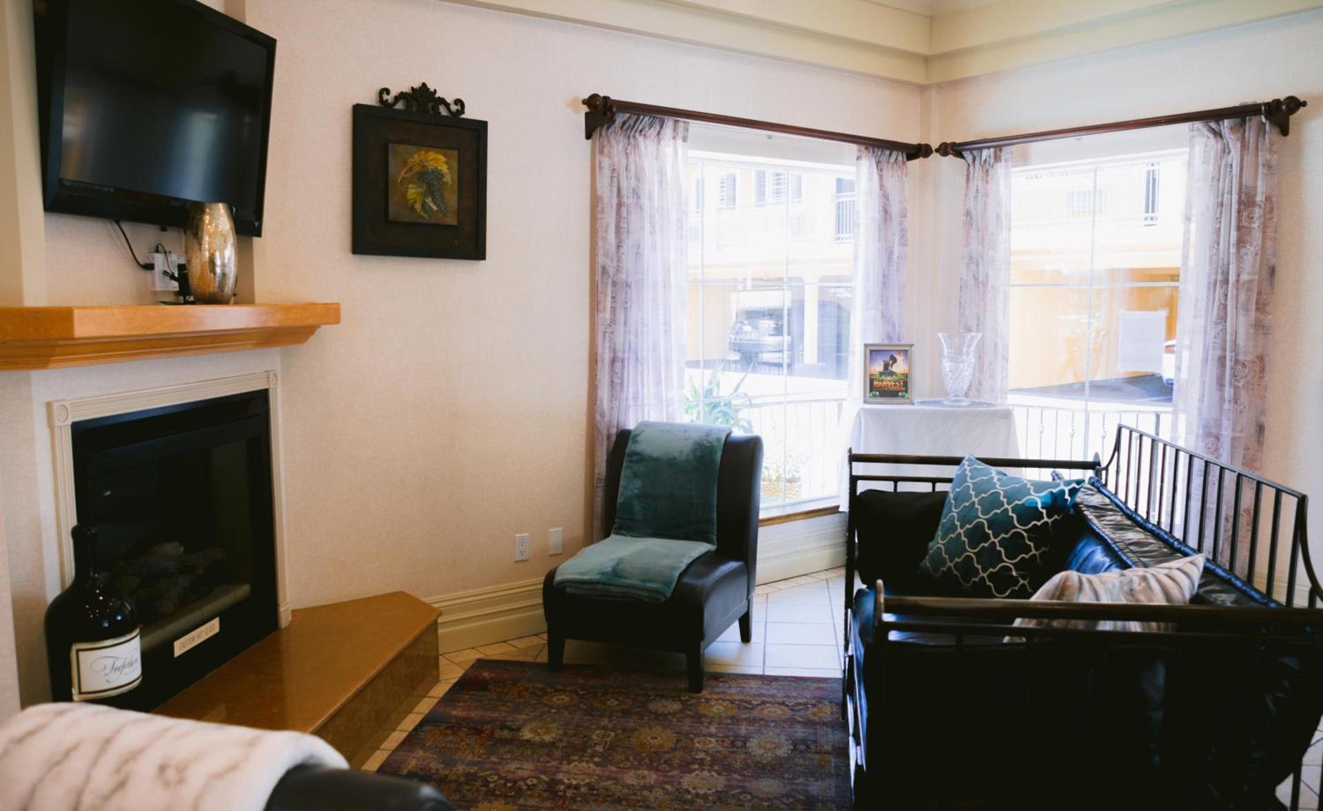 Napa Valley Hotel & Suites photo 9