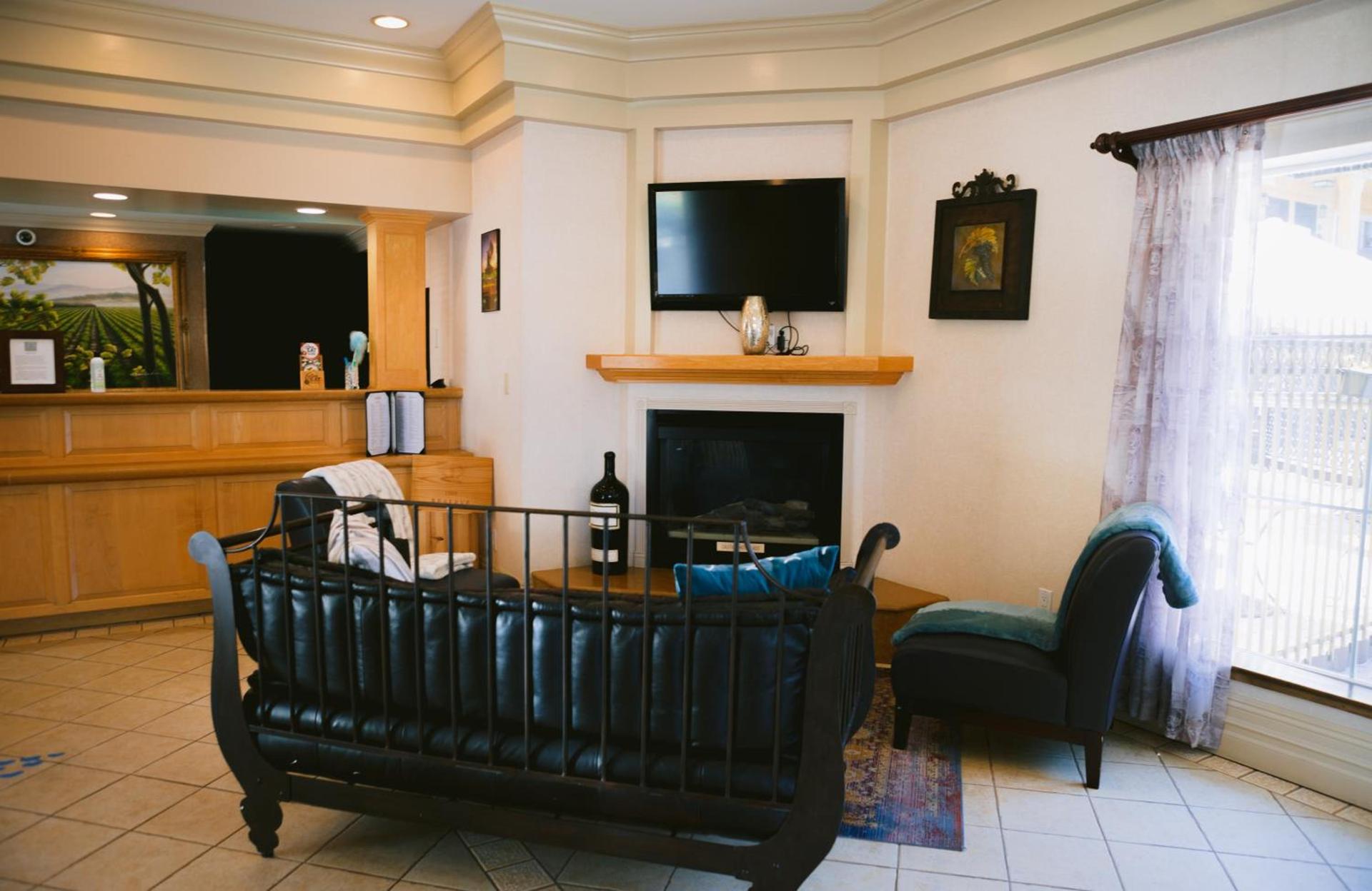Napa Valley Hotel & Suites photo 10