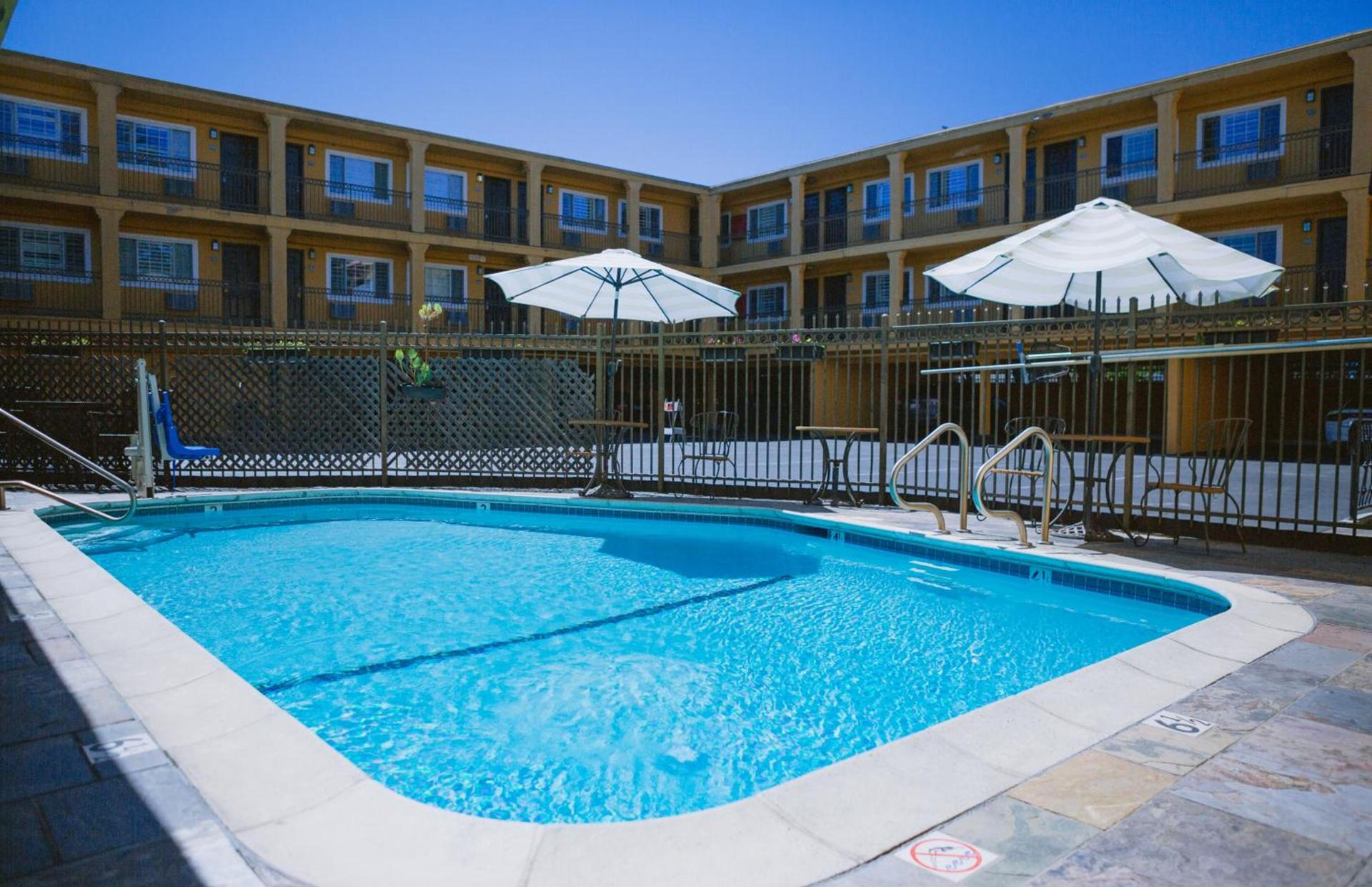 Napa Valley Hotel & Suites photo 3