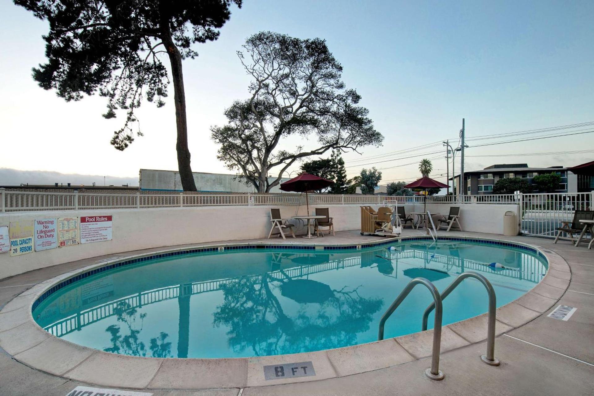Motel 6-Monterey, CA photo 2