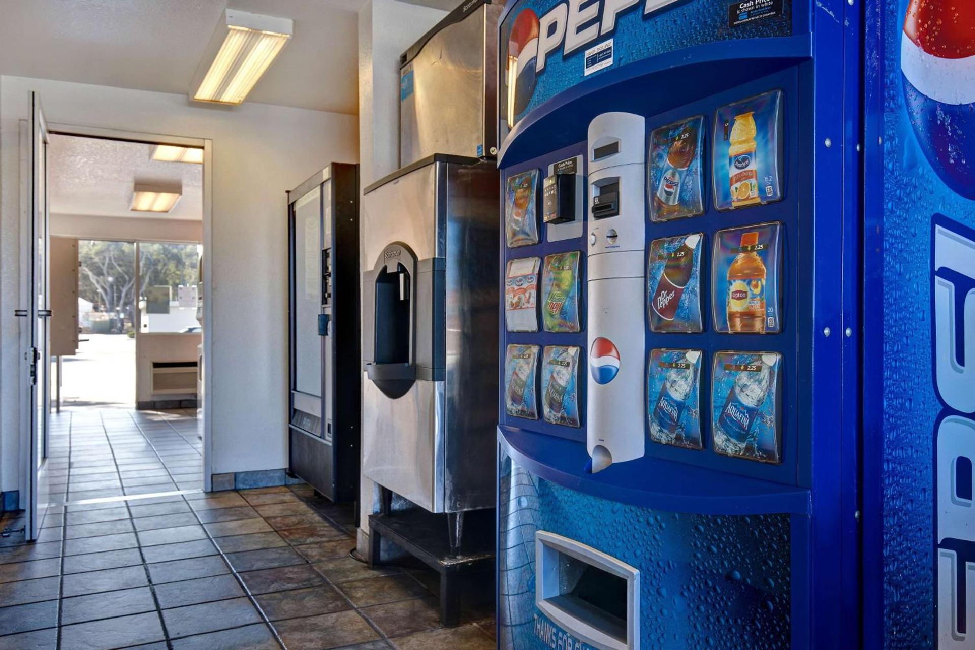 Motel 6-Monterey, CA photo 25