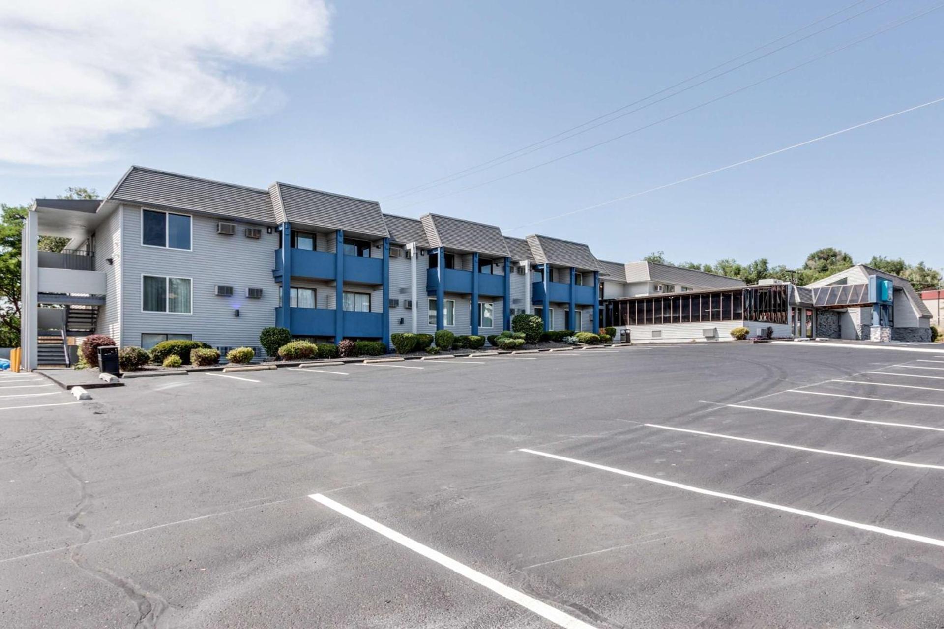 Days Inn & Suites by Wyndham Spokane — hotel in Spokane