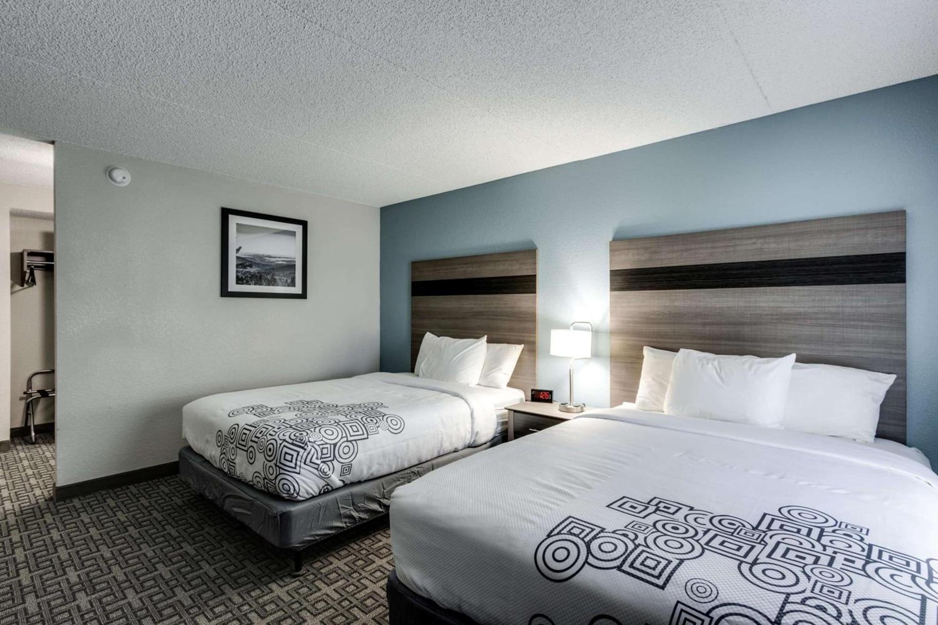 Days Inn & Suites by Wyndham Spokane photo 5
