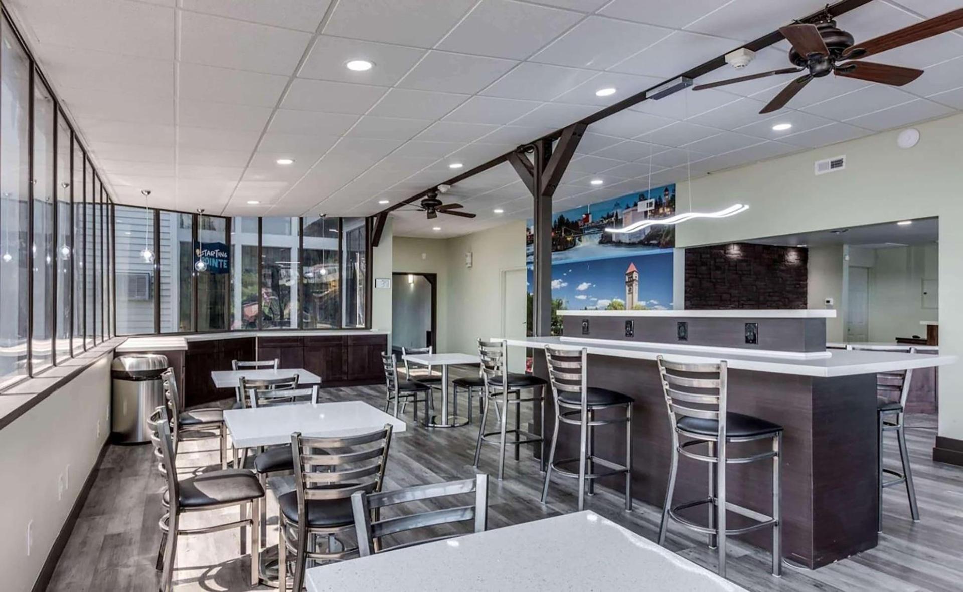 Days Inn & Suites by Wyndham Spokane photo 8