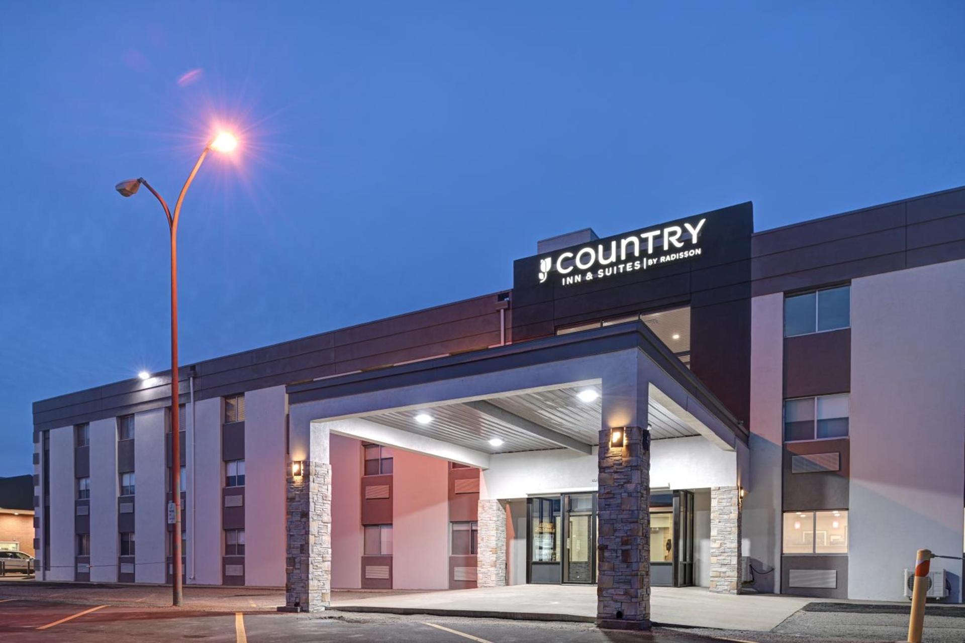 Country Inn & Suites by Radisson, Pierre, SD photo 66