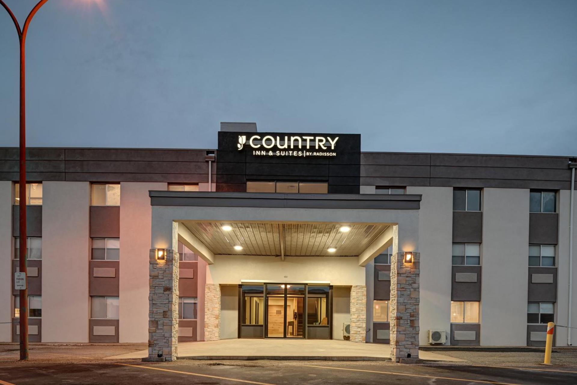 Country Inn & Suites by Radisson, Pierre, SD photo 29