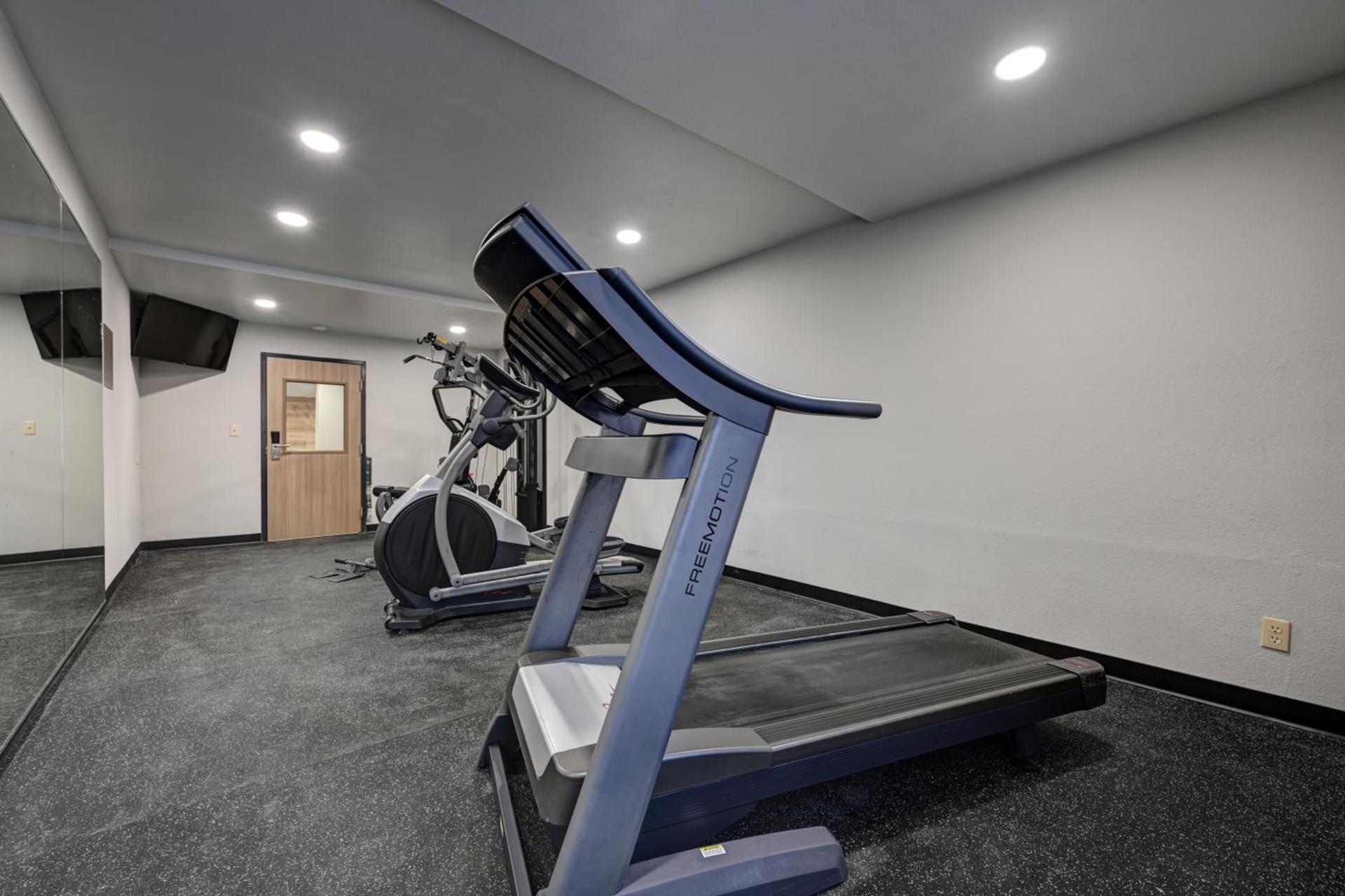 Country Inn & Suites by Radisson, Pierre, SD photo 27