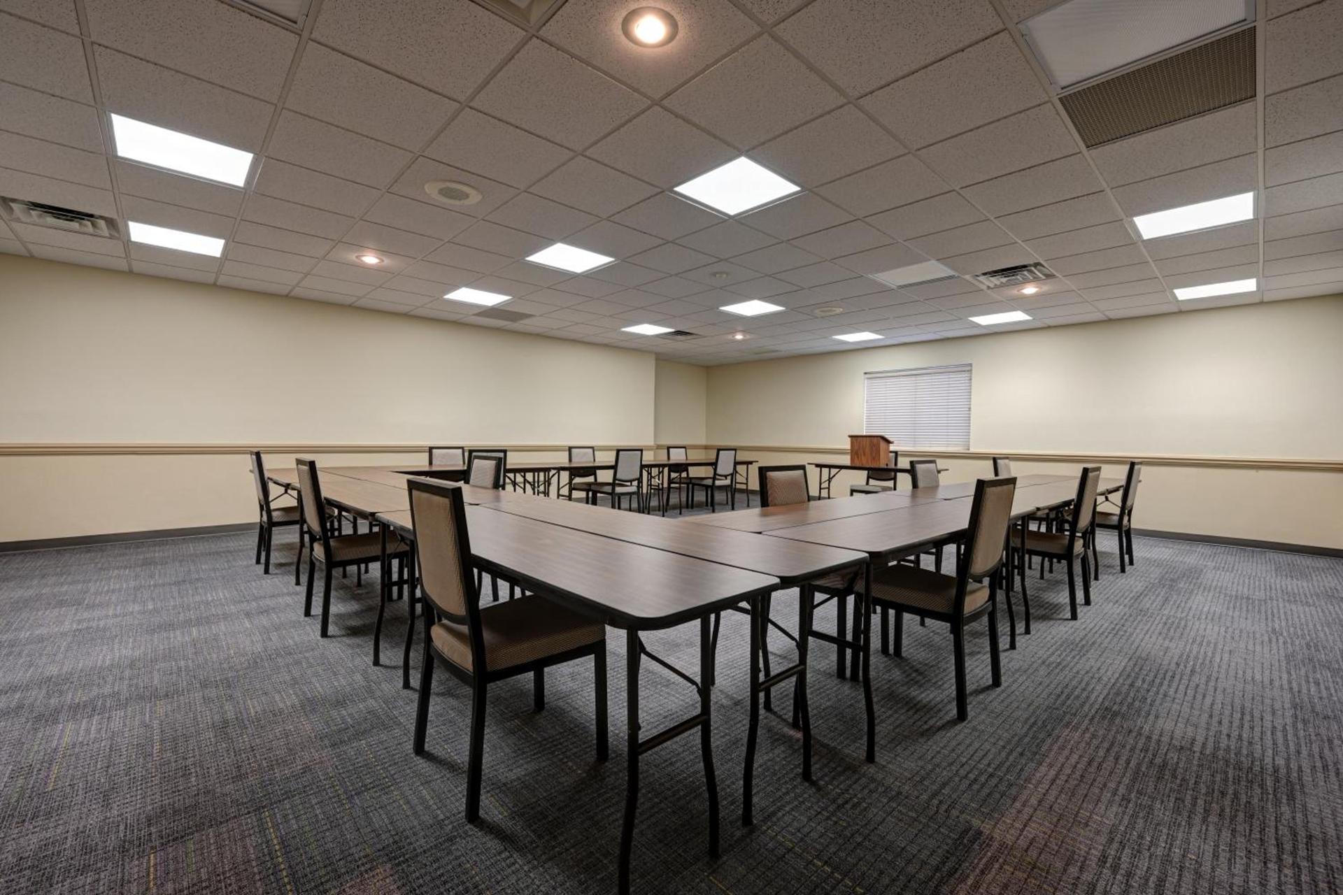 Country Inn & Suites by Radisson, Pierre, SD photo 45