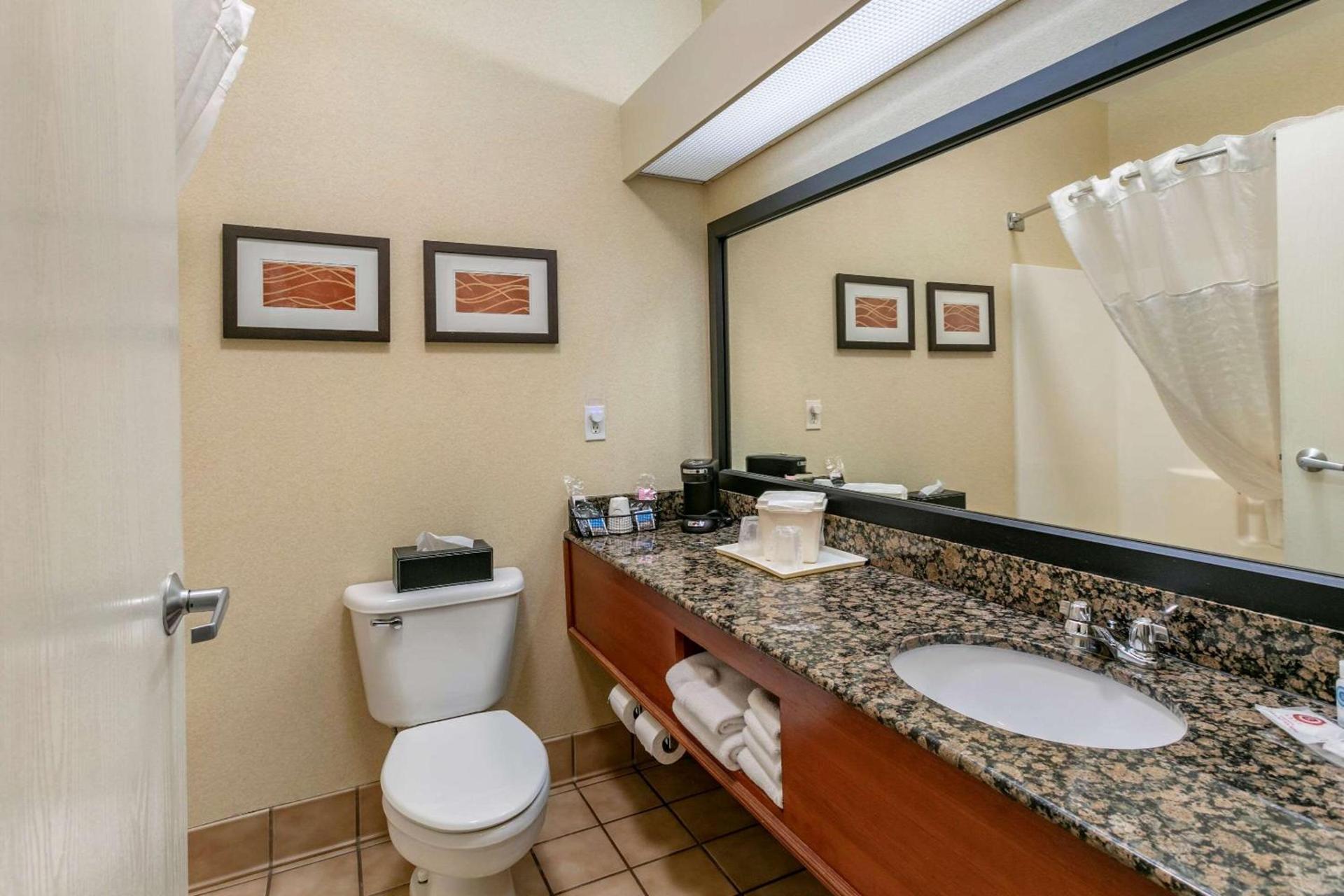 Comfort Inn Fort Collins North photo 12
