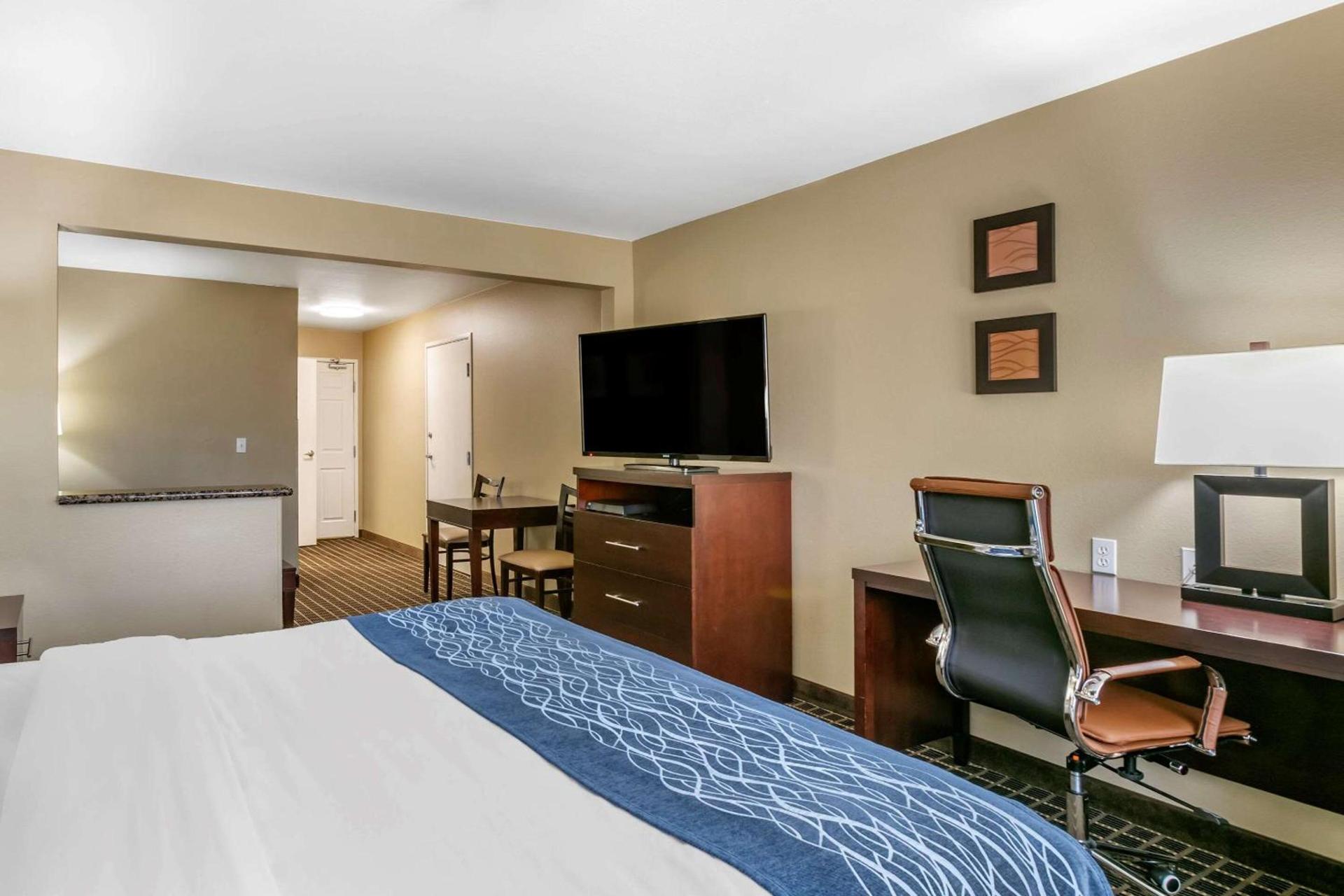 Comfort Inn Fort Collins North photo 19