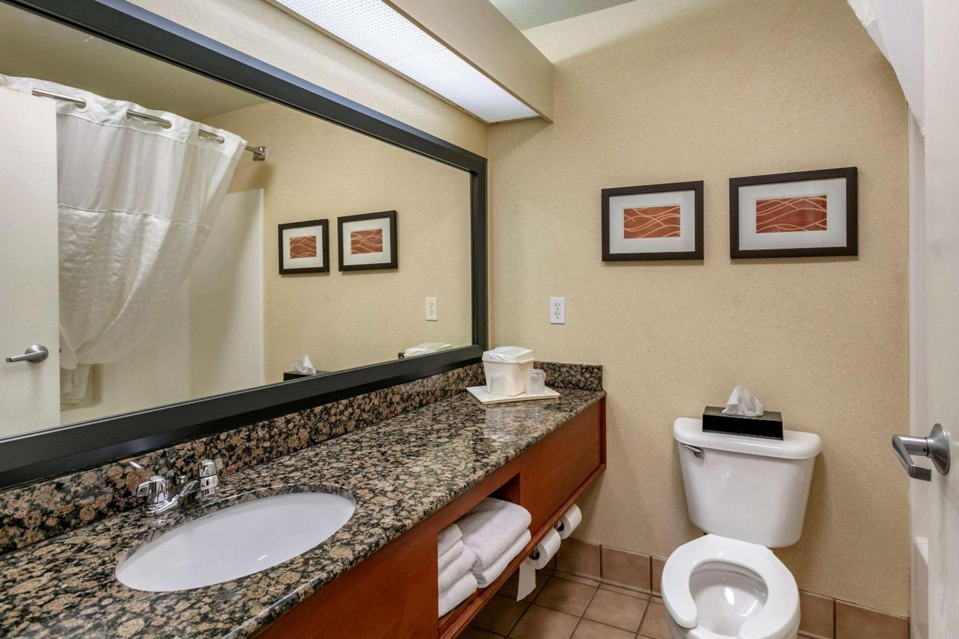 Comfort Inn Fort Collins North photo 24